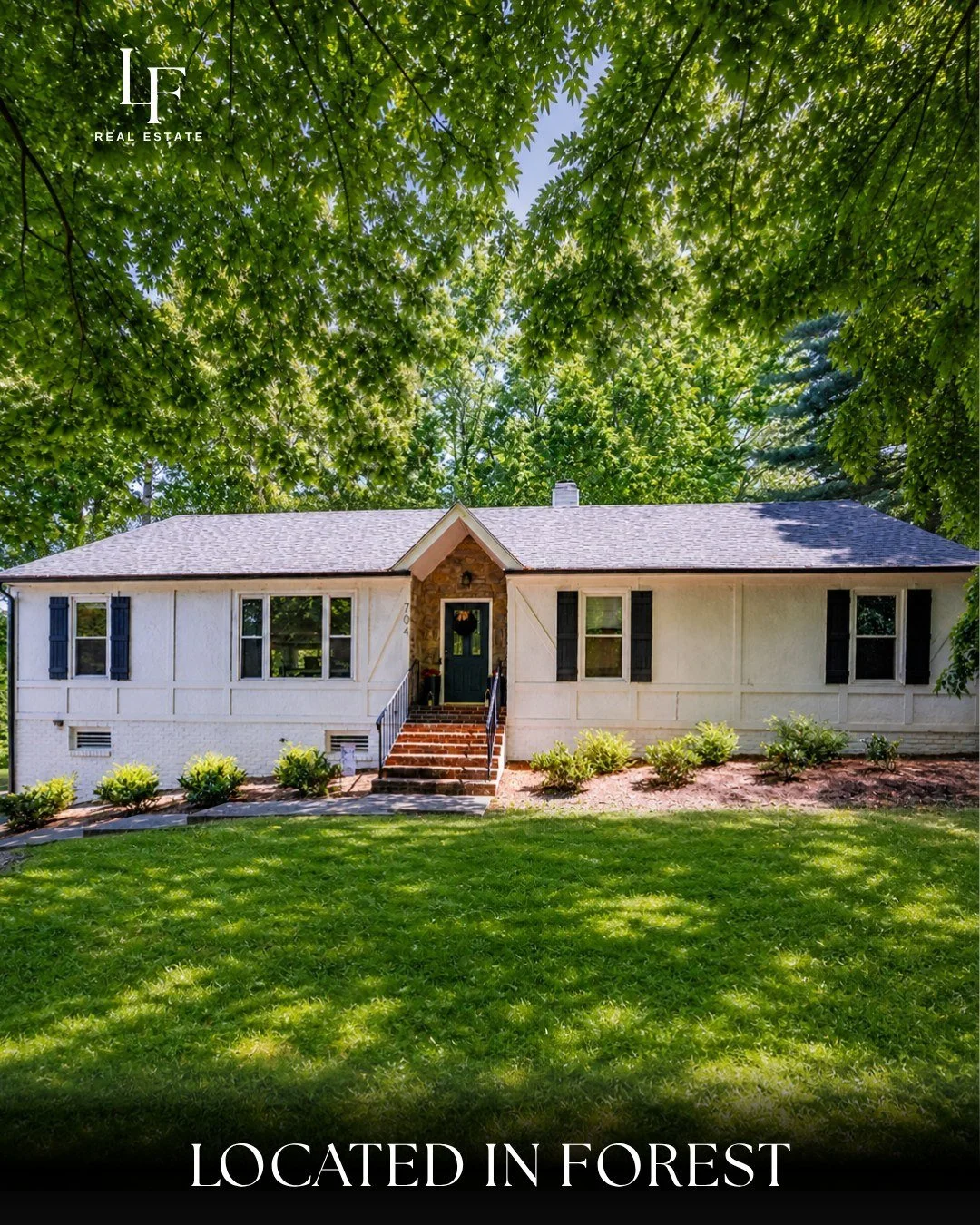🏡 LATEST LISTING 🏡
Beautifully renovated and move-in ready in the highly sought-after Lake Vista community. 🌊

📍 704 Lake Vista Dr, Forest, VA
💲 $459,900
🛏 4 Bedrooms | 🛁 3 Baths | 📐 2,820 Sq Ft | 🌿 0.56 Acres

Thoughtfully updated with mode