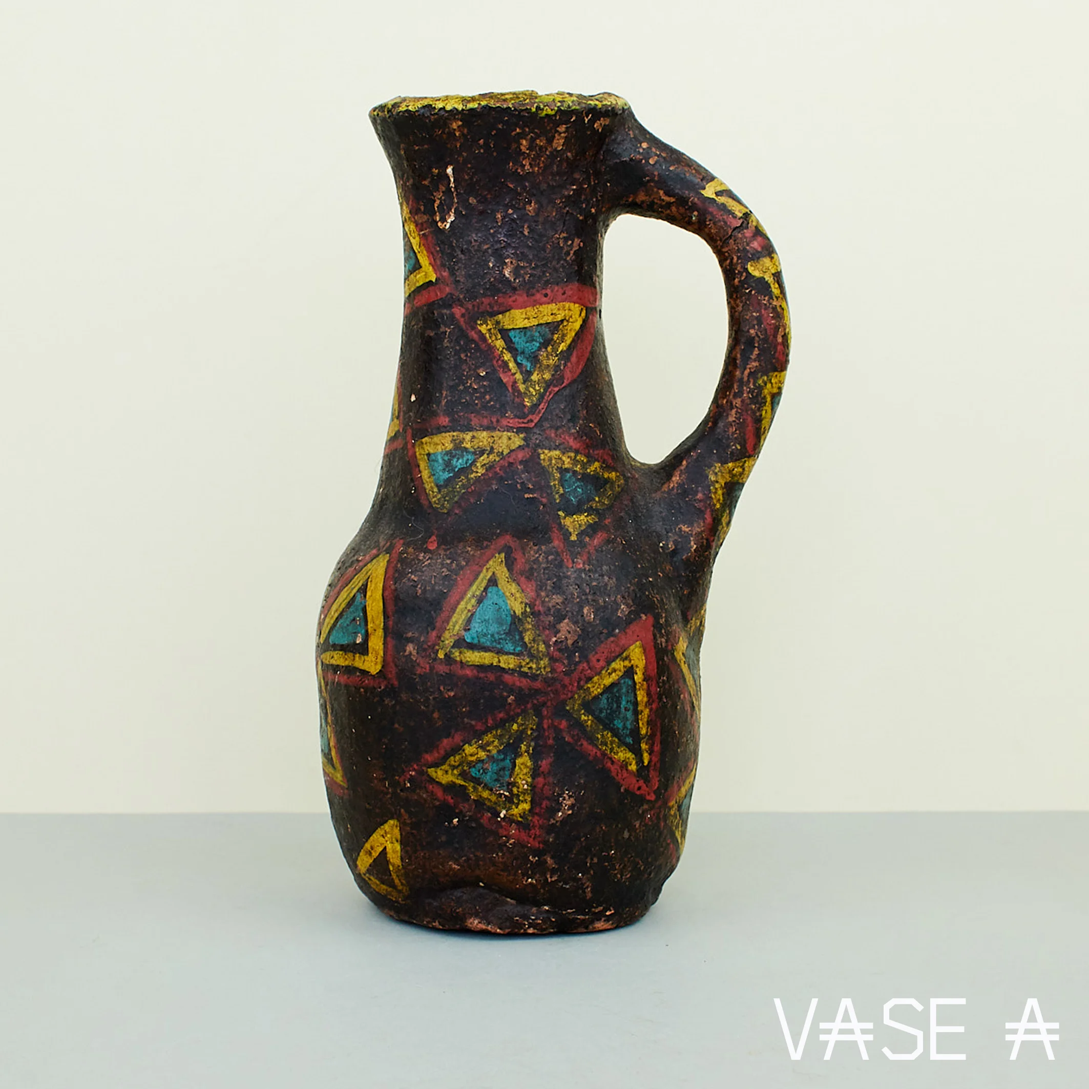 A NEW TRIBE FOUND ANTIQUE VASE E 01 CROPPED A.jpg