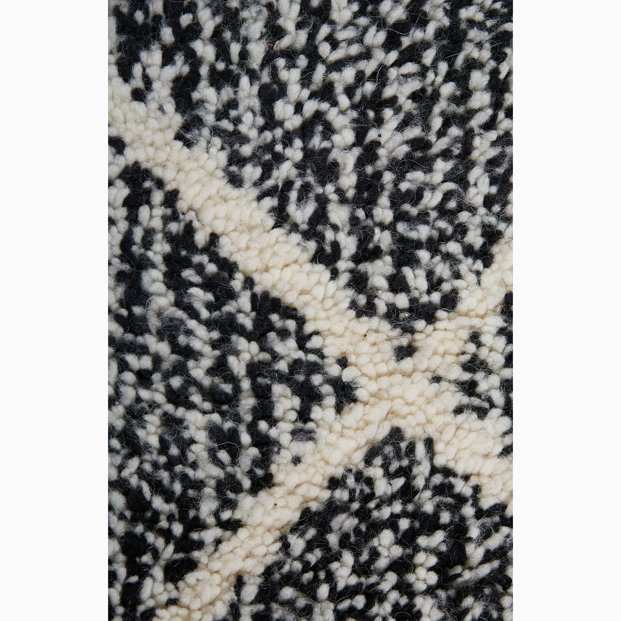 -A NEW TRIBE VINTAGE BERBER RUG 377B.jpg