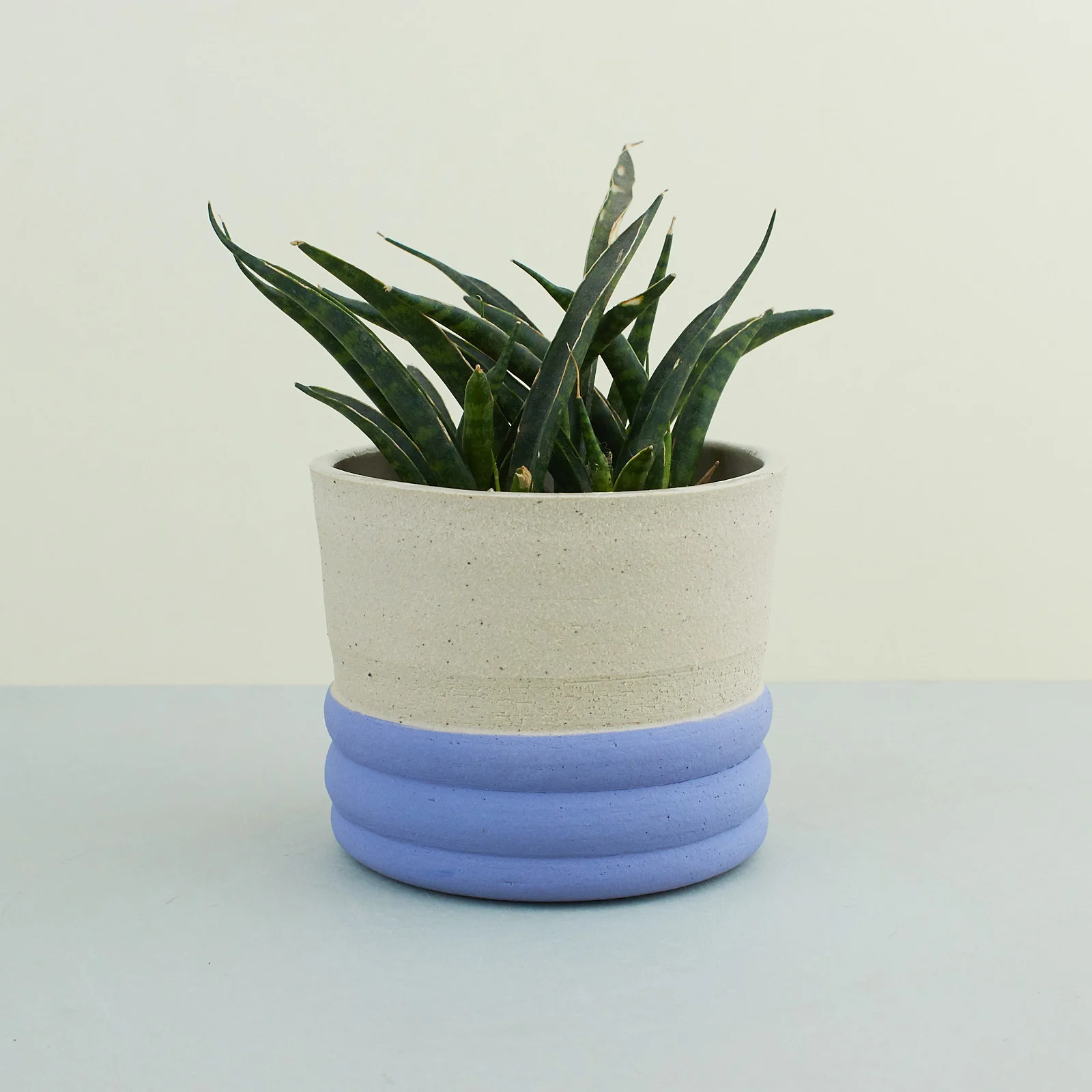 A NEW TRIBE MILO PLANTER SMALL LILAC 02.jpg