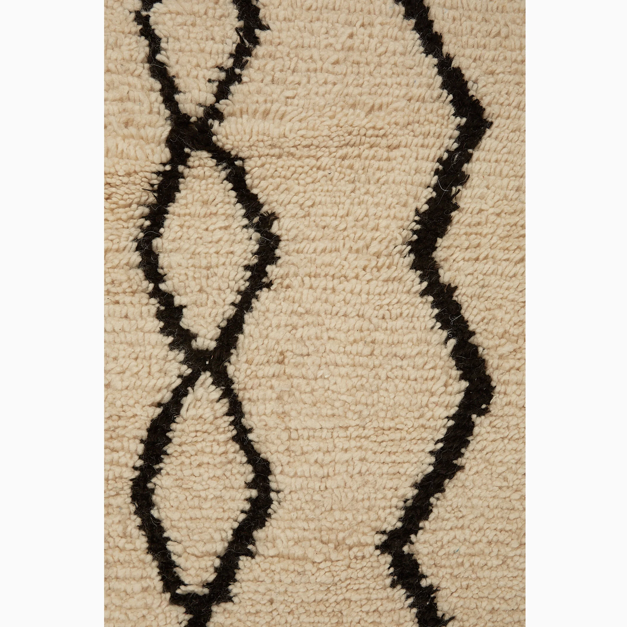 -A NEW TRIBE VINTAGE BERBER RUG 413 WEB 2.jpg