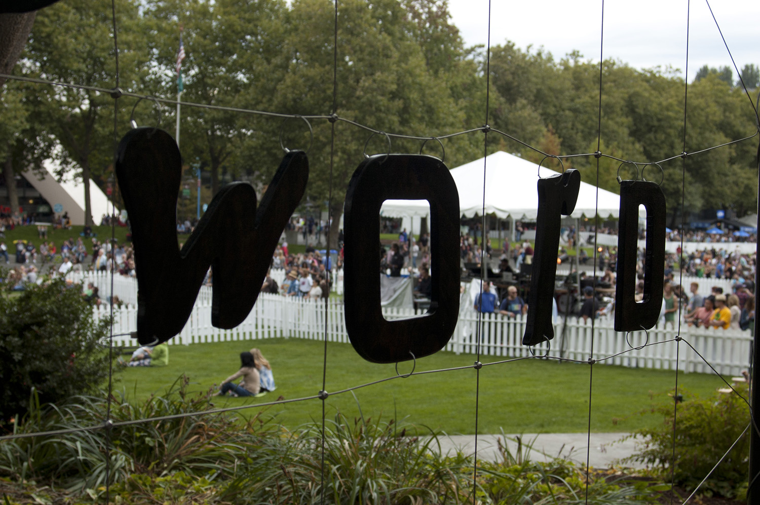  palavras (seattle)  public artwork (detail) 