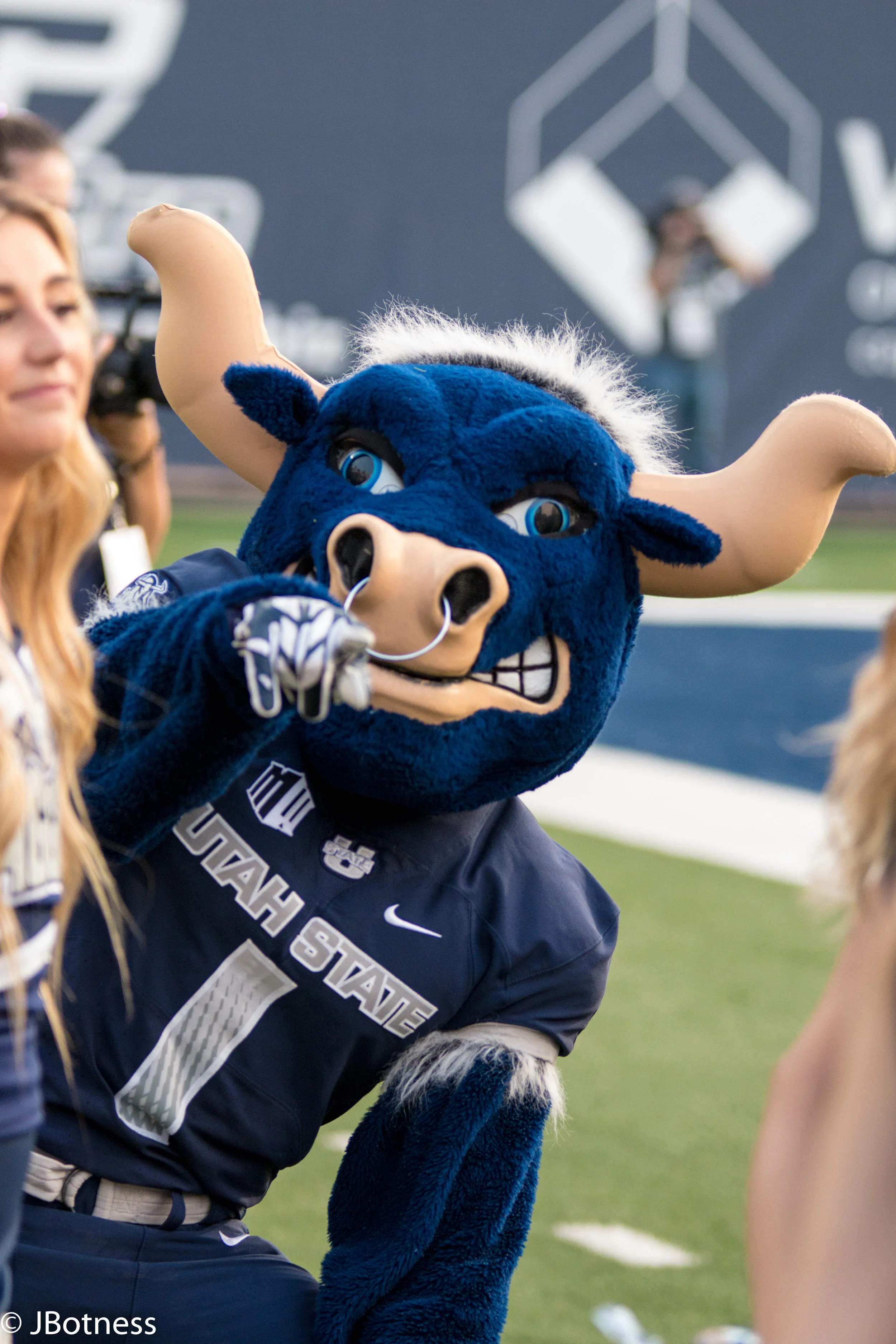 09_07_17_FB_USUvsISU (103 of 340).jpg