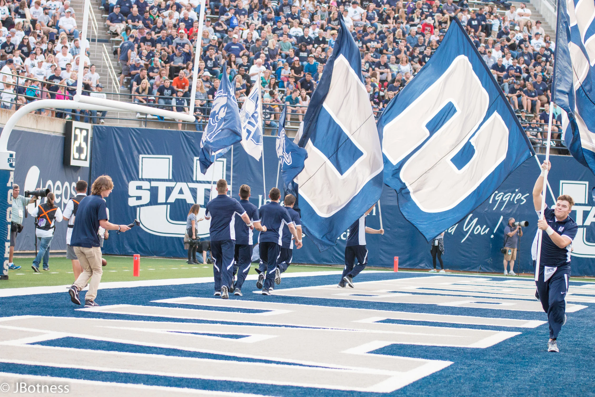 09_07_17_FB_USUvsISU (113 of 340).jpg