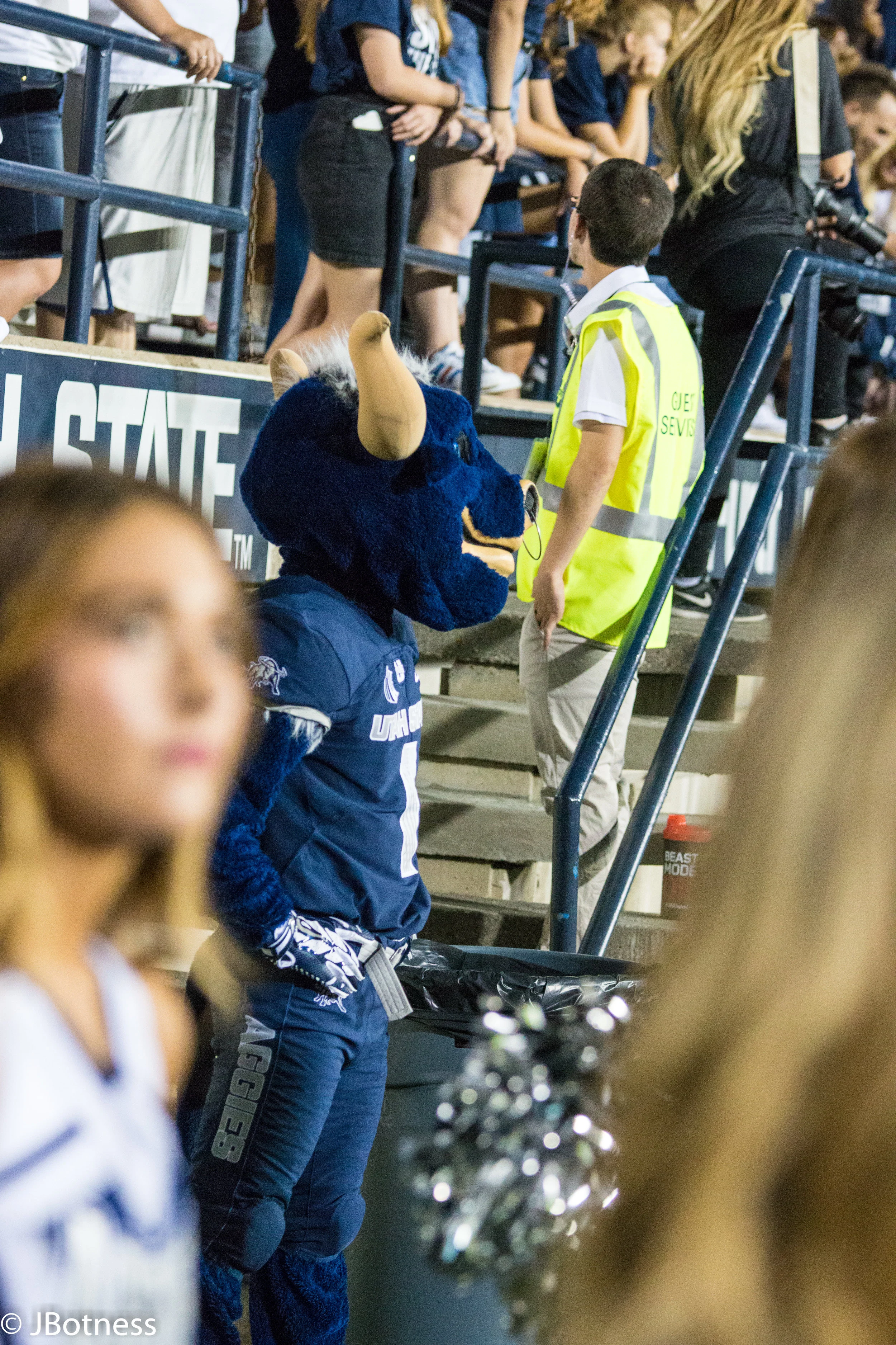 09_07_17_FB_USUvsISU (208 of 340).jpg