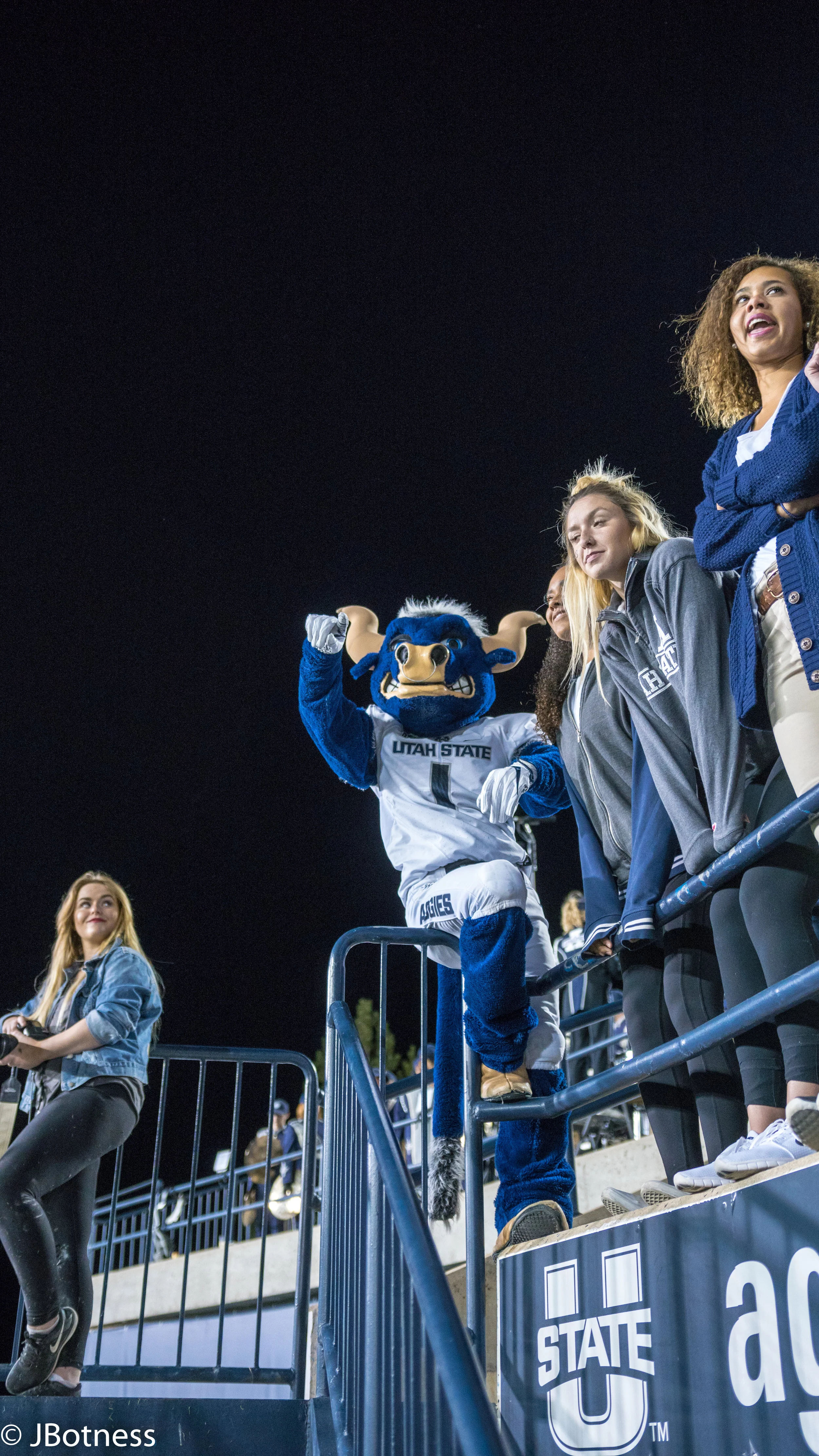 09_29_17_FB_USUvsBYU (120 of 132).jpg