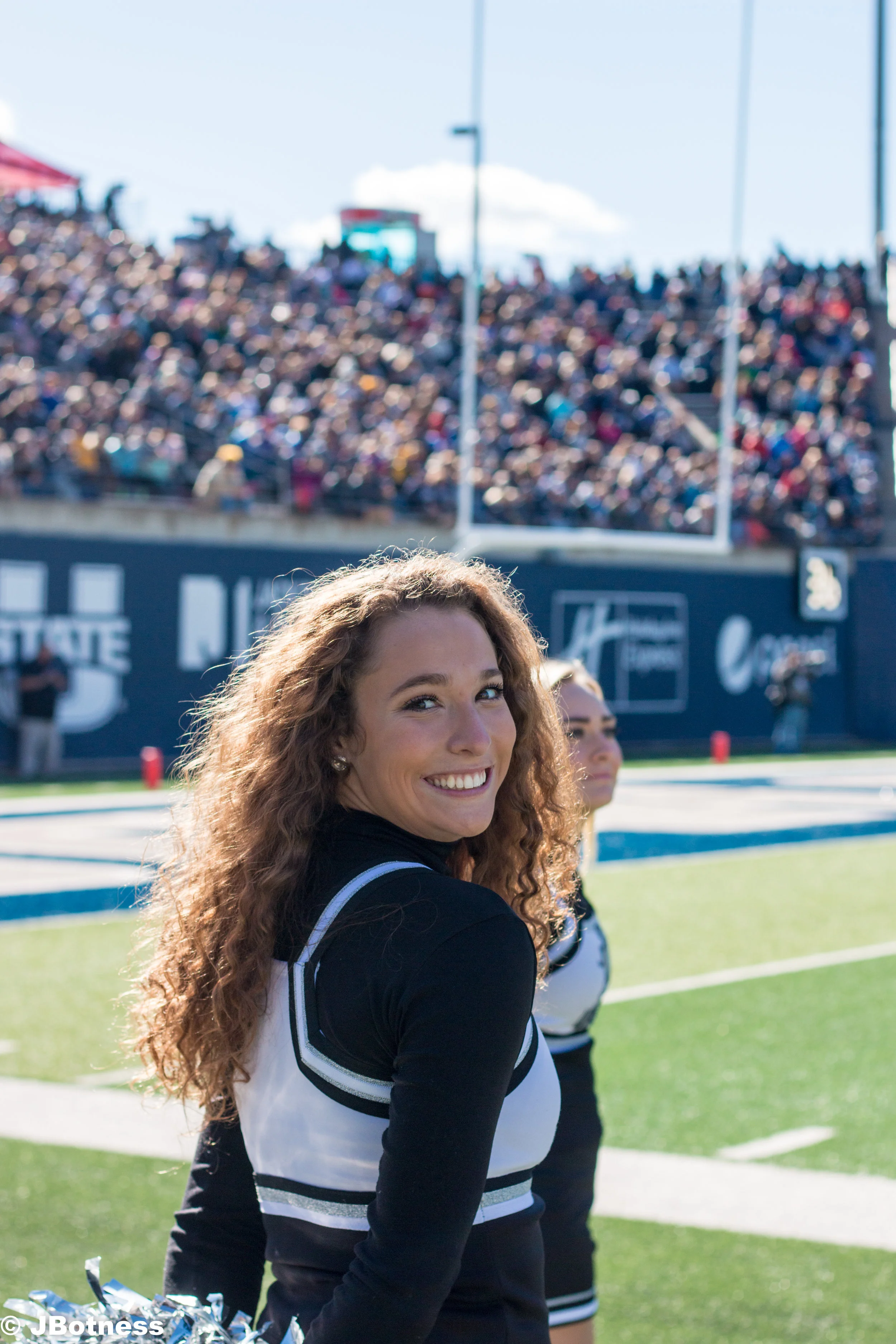 10_14_17_FB_USUvsWyoming_HC (5 of 16).jpg