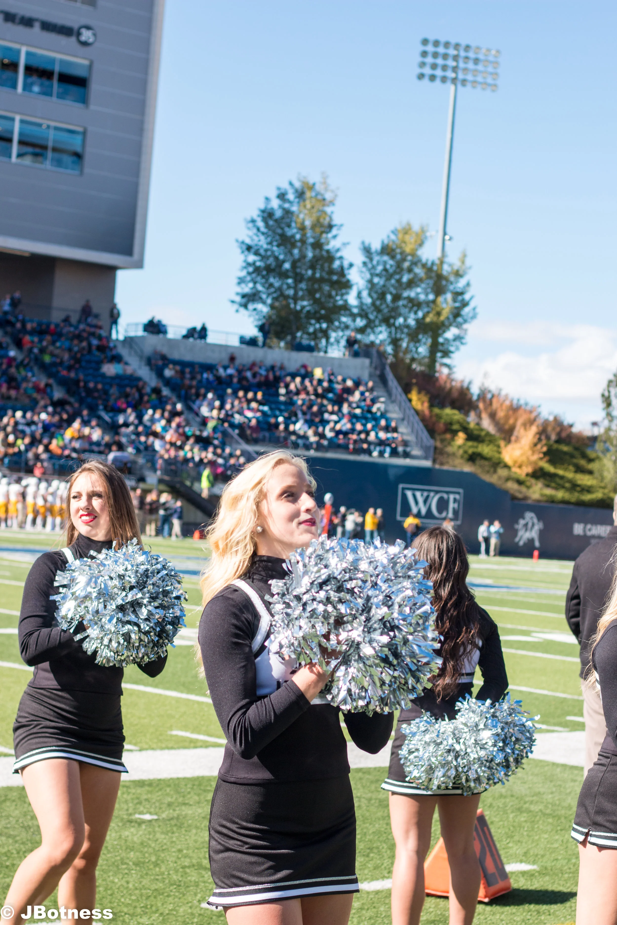 10_14_17_FB_USUvsWyoming_HC (6 of 16).jpg