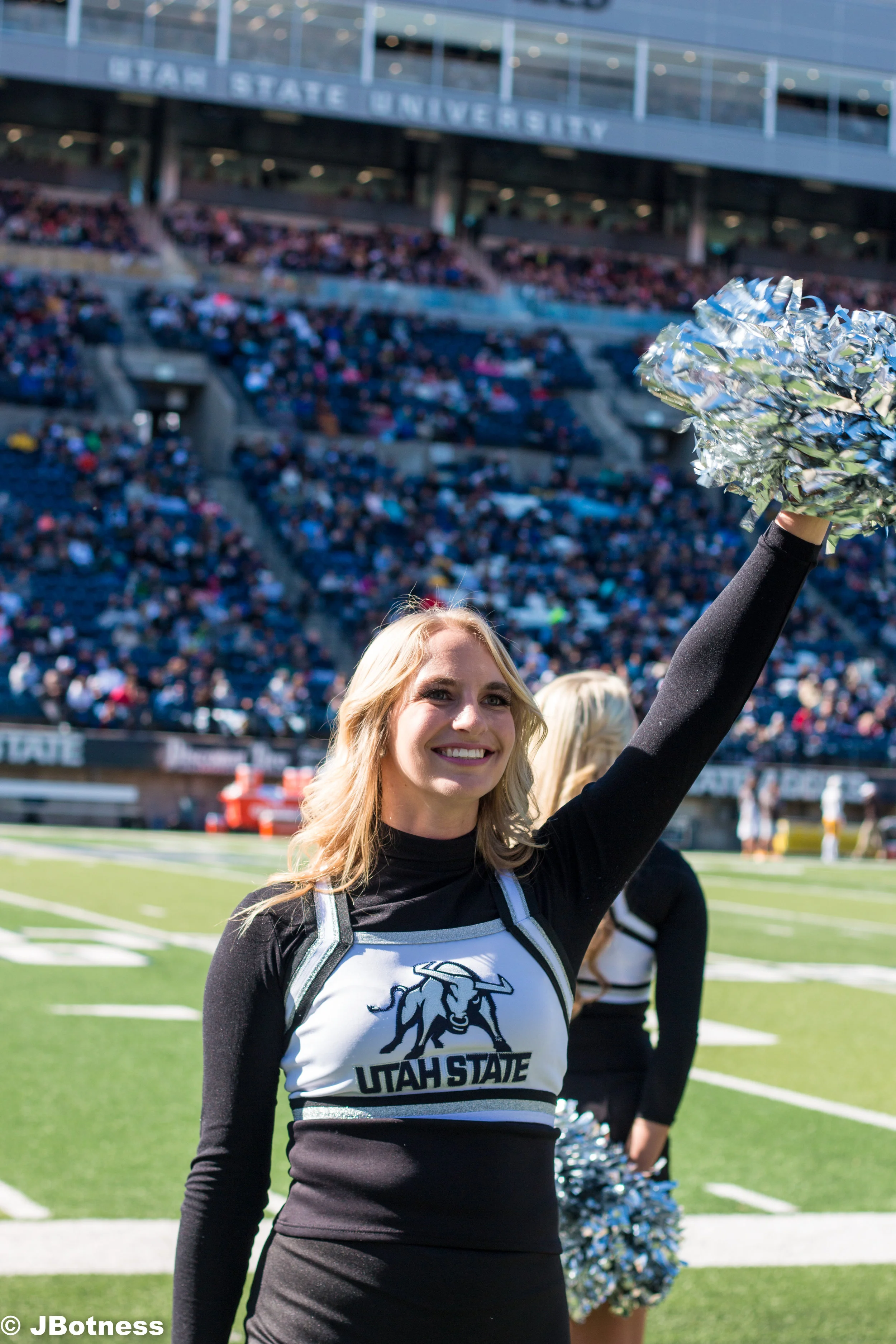 10_14_17_FB_USUvsWyoming_HC (7 of 16).jpg