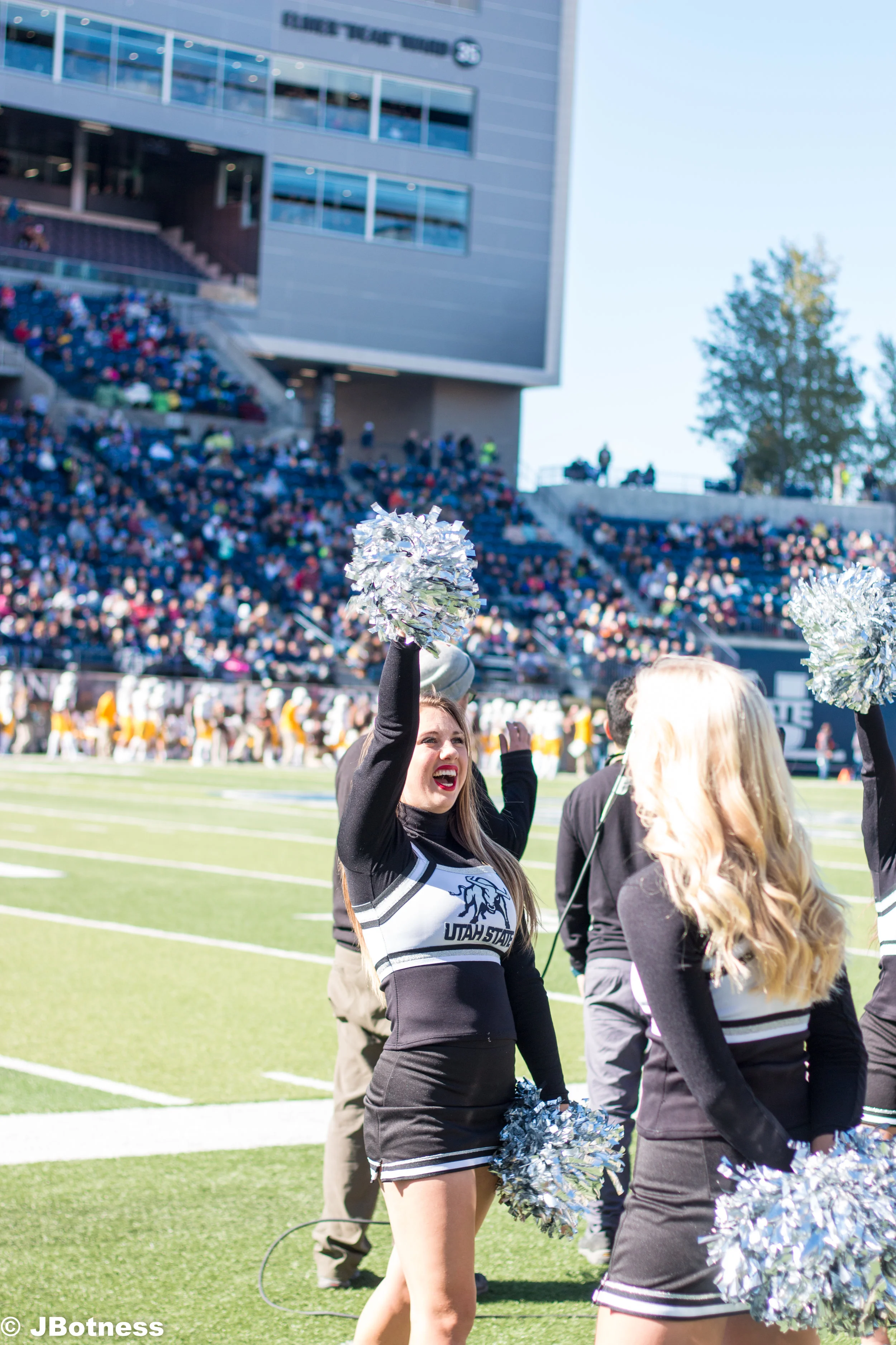 10_14_17_FB_USUvsWyoming_HC (8 of 16).jpg