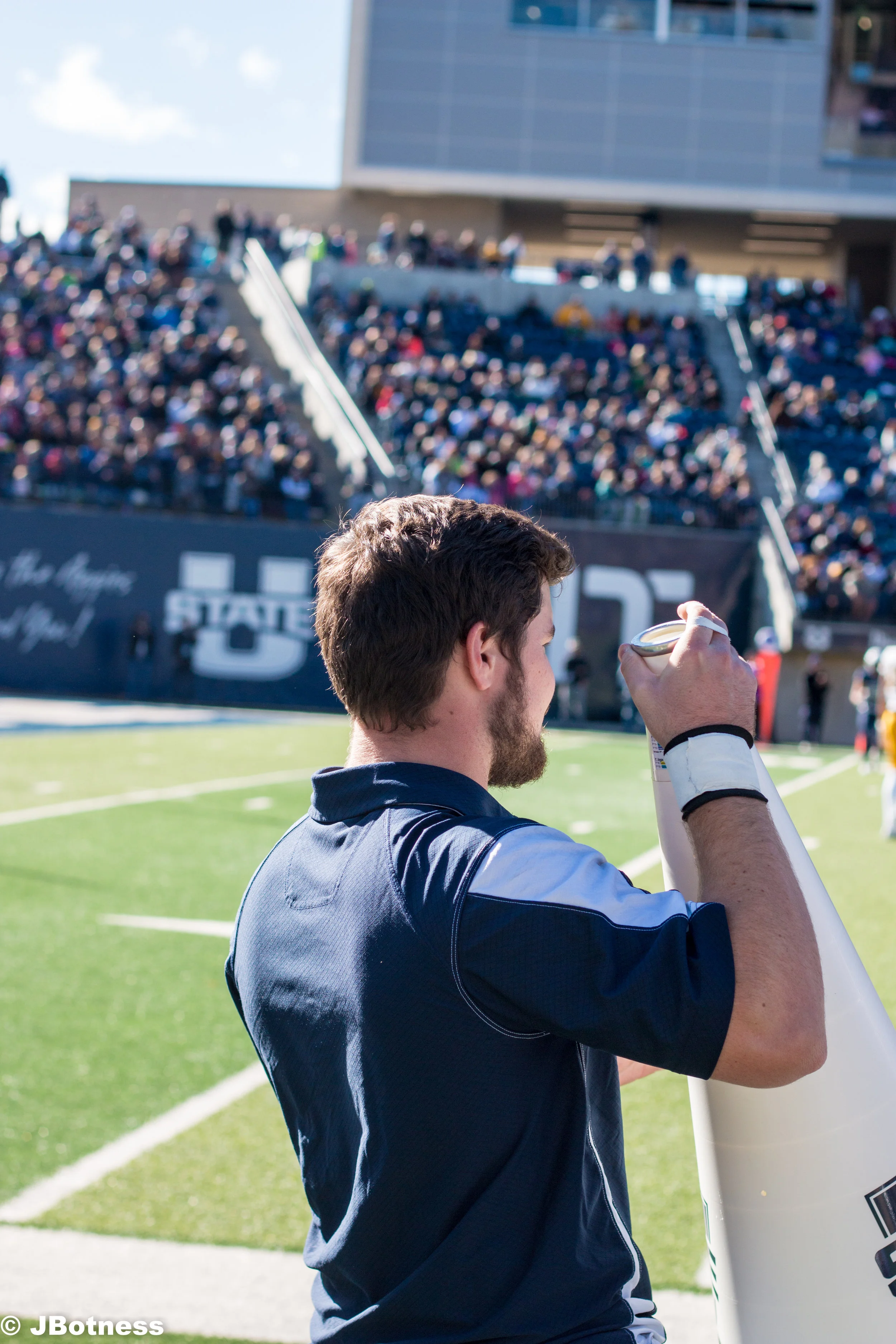 10_14_17_FB_USUvsWyoming_HC (12 of 16).jpg