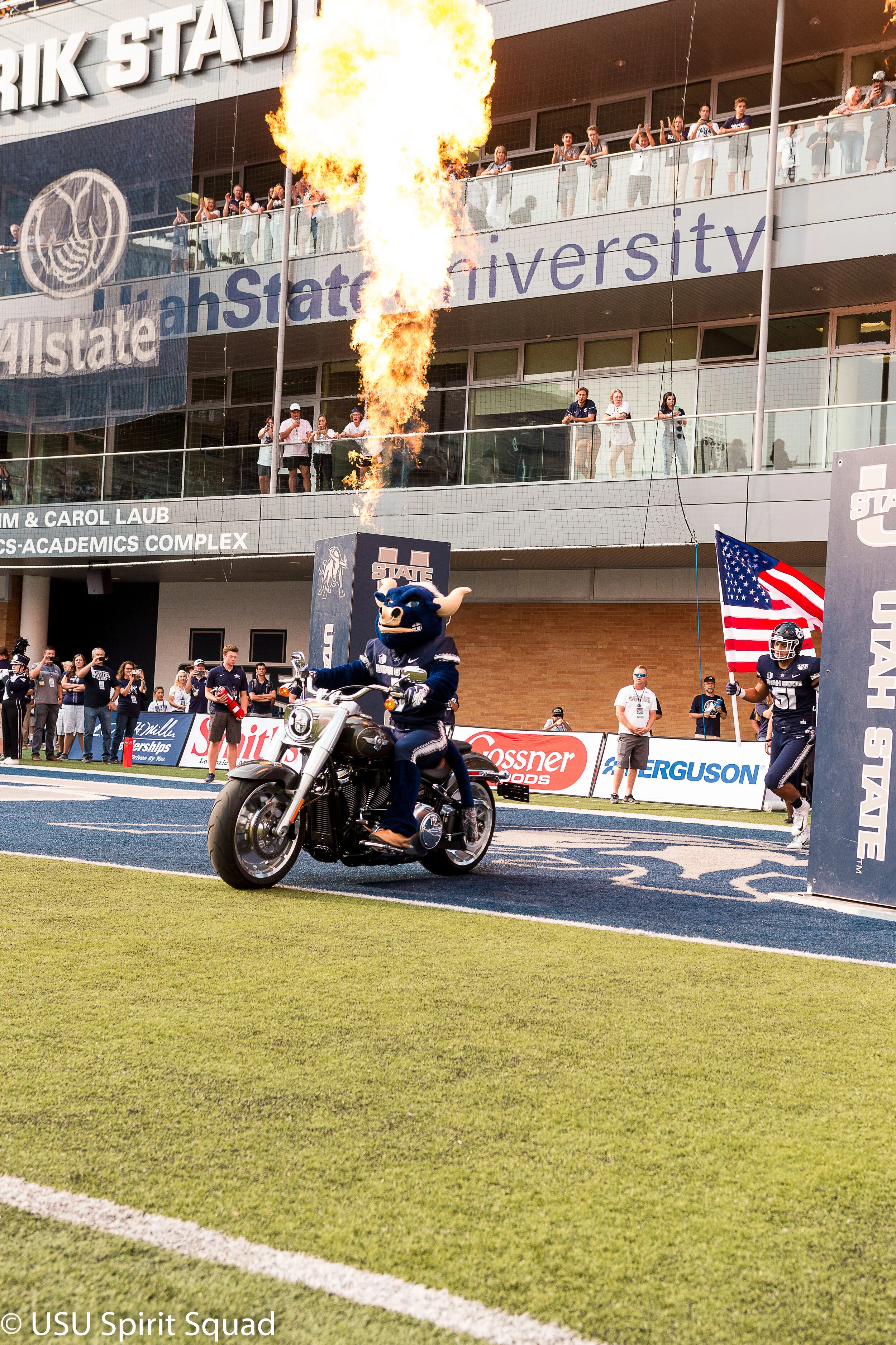 2019-2020_FB_USUvsStonyBrook-8190.jpg