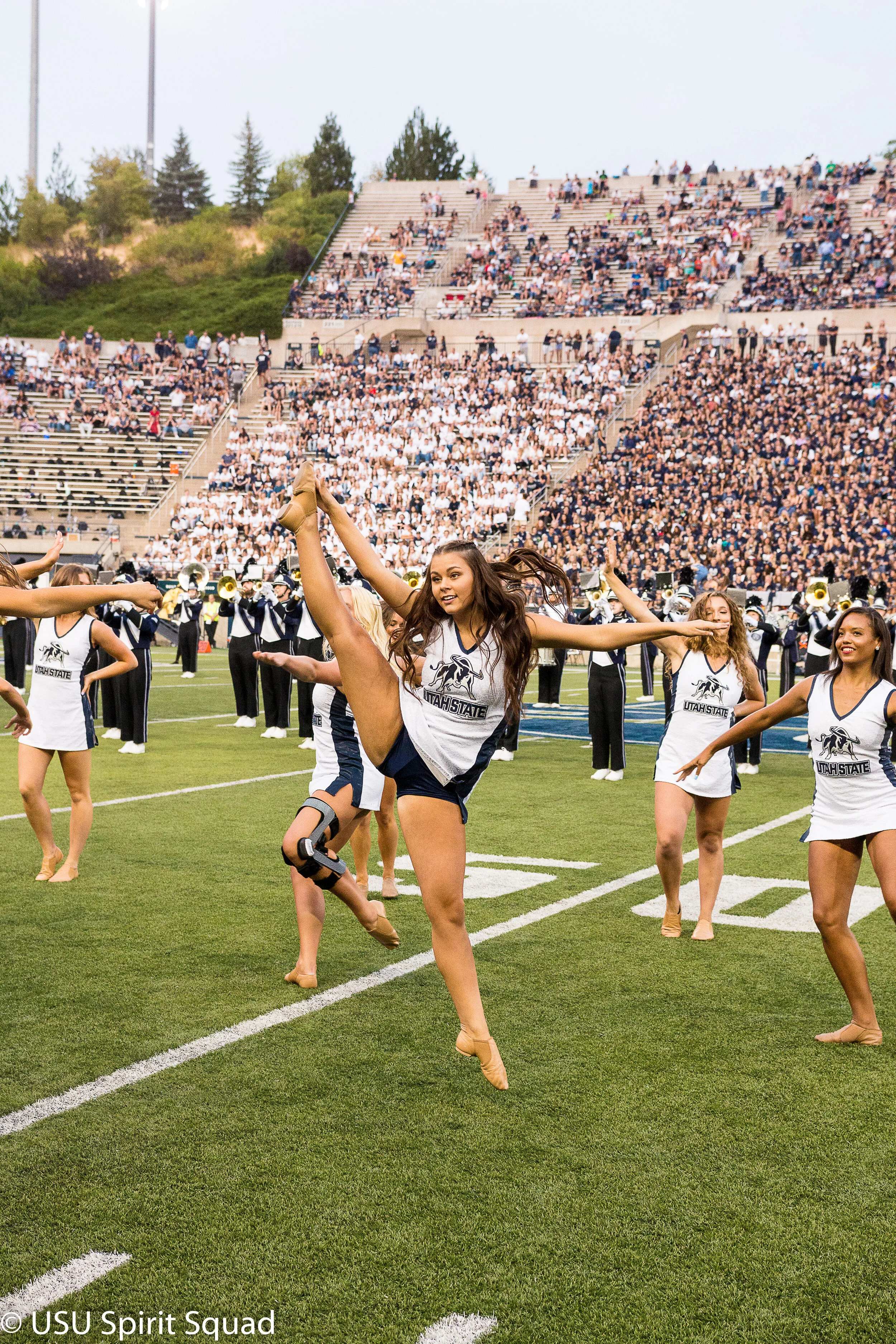 2019-2020_FB_USUvsStonyBrook-8430.jpg