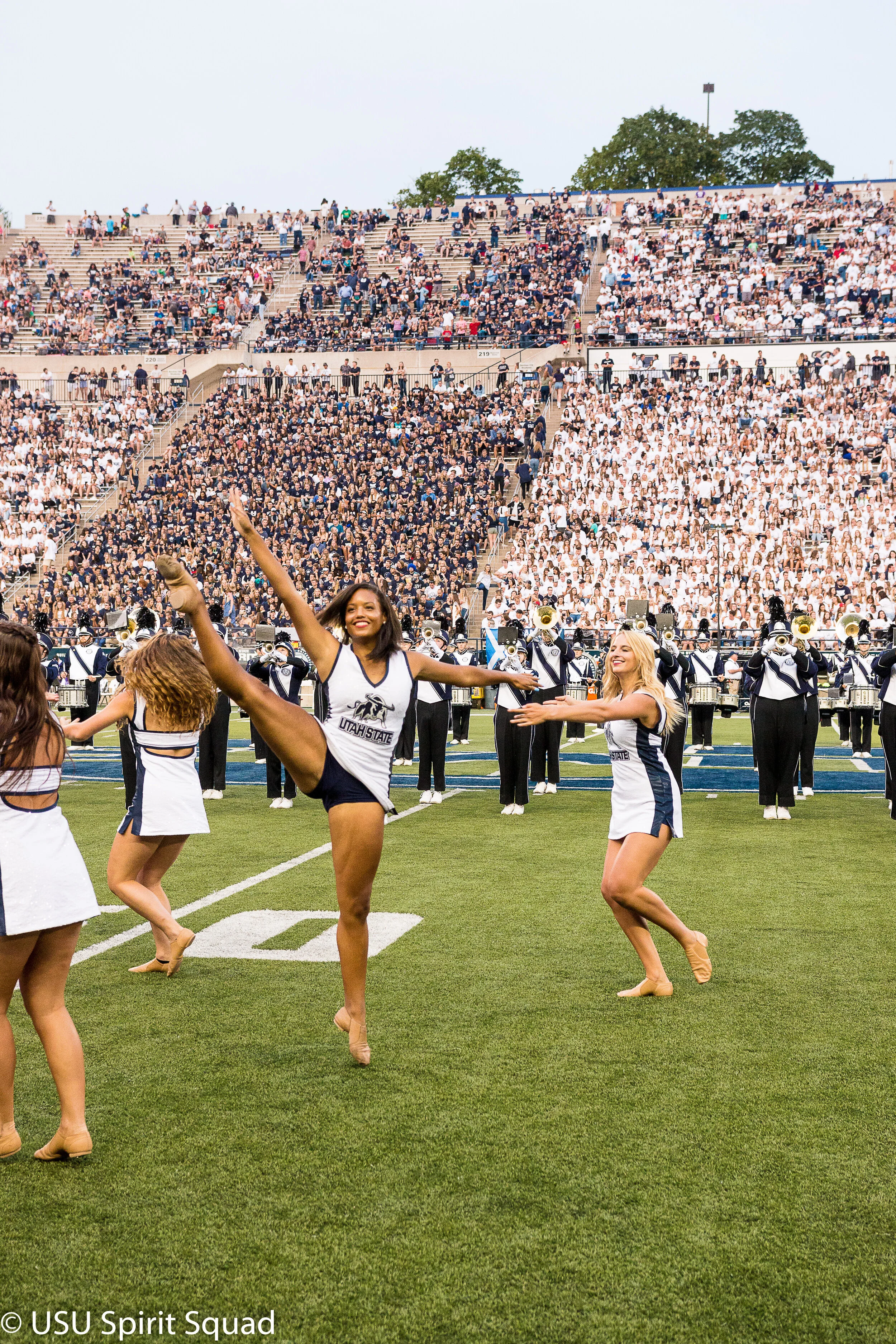 2019-2020_FB_USUvsStonyBrook-8432.jpg