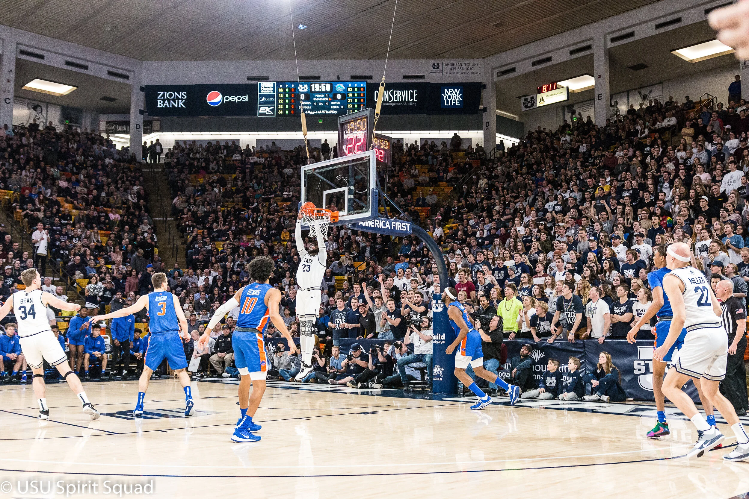2019-2020_MBB_USUvsBoise-8278.JPG