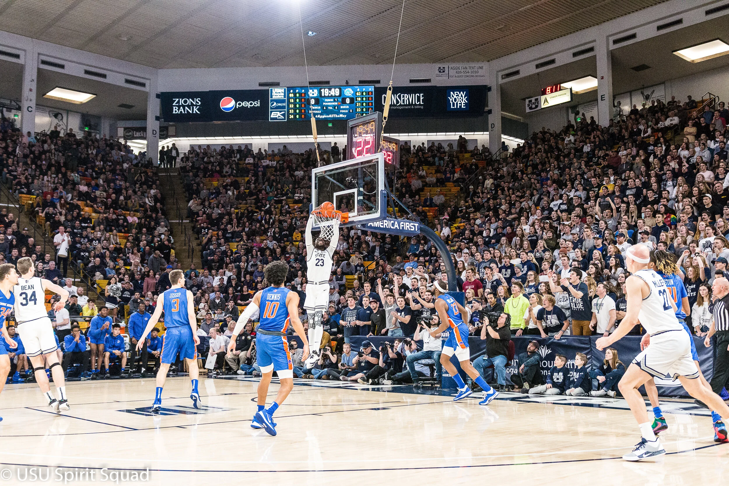 2019-2020_MBB_USUvsBoise-8279.JPG