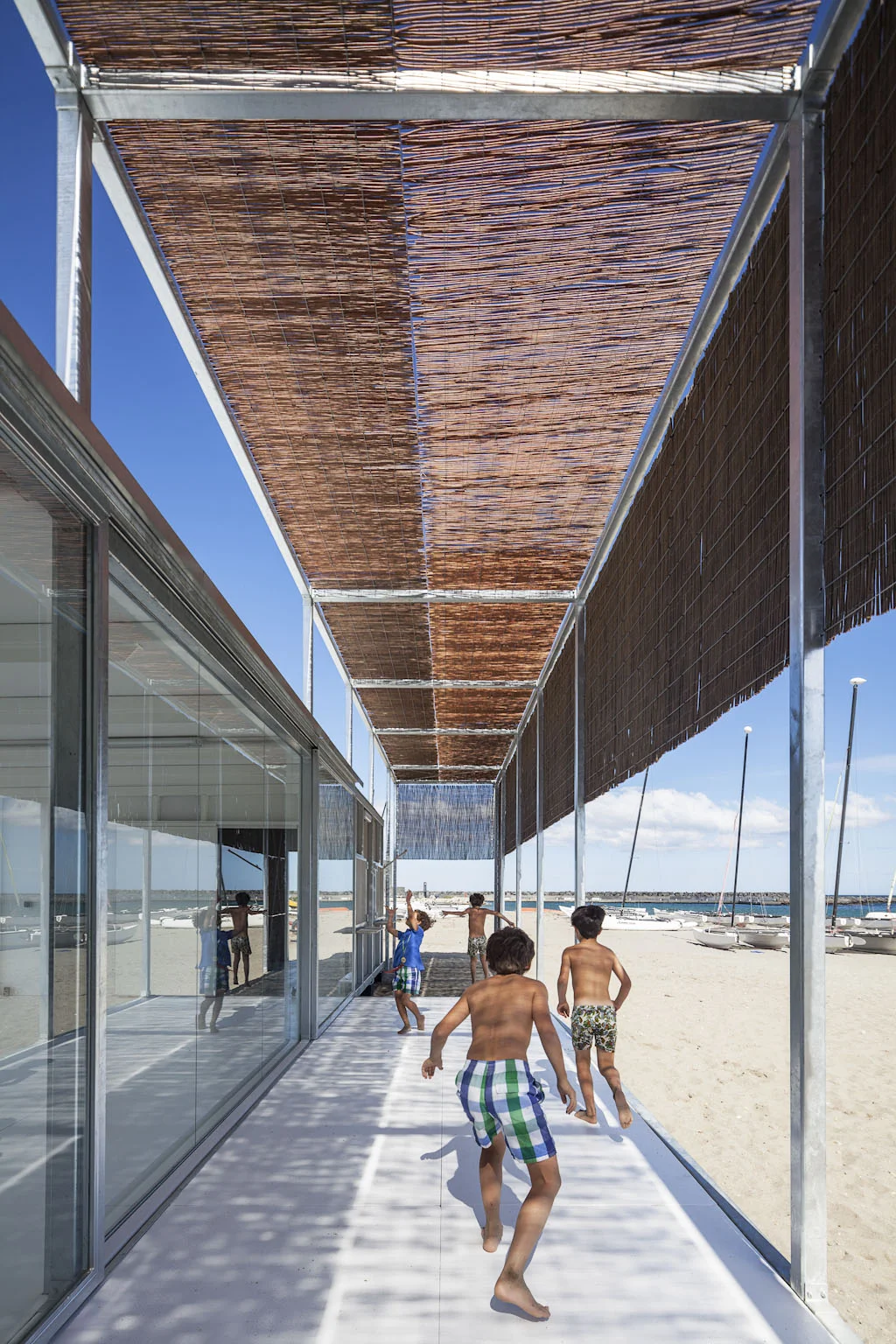SotograndeSailingSchool_archElorzaFernández_photoMontseZamorano07.jpg