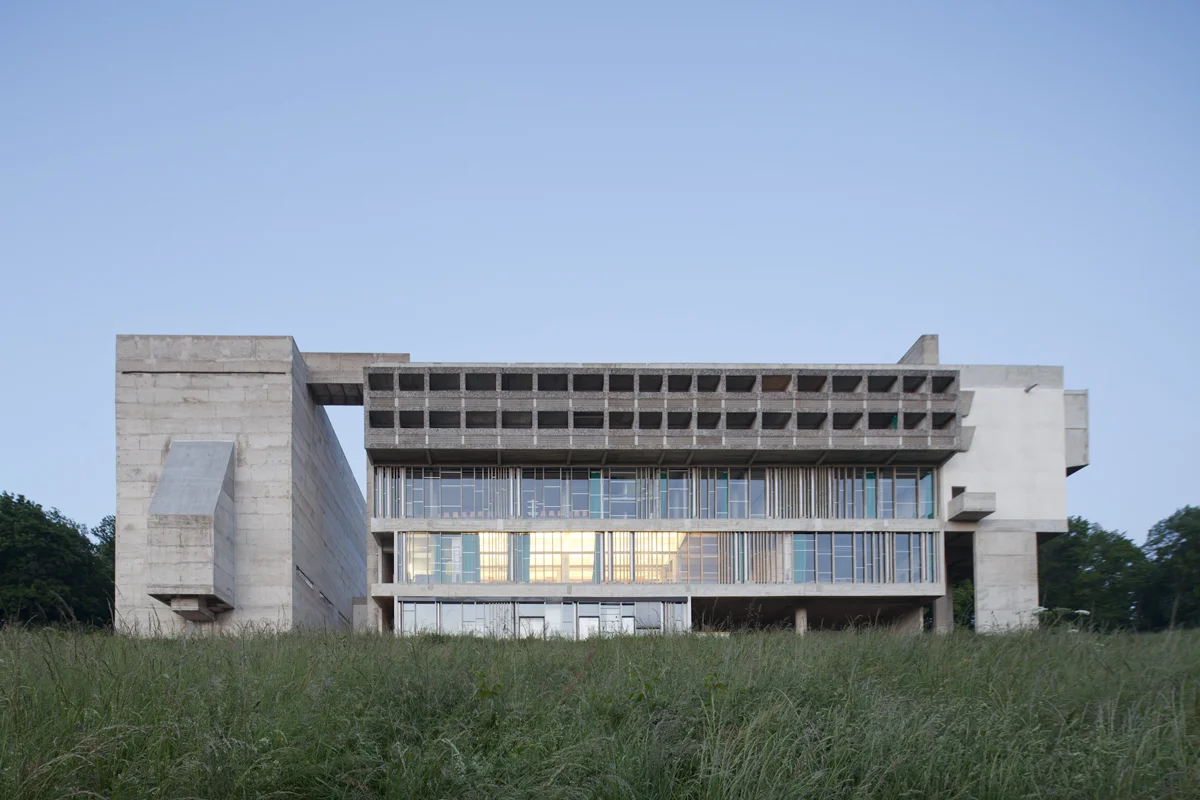 洋書 la Tourette et Le Corbusier La Tourette by Le Corbusier — Pallant Bookshop