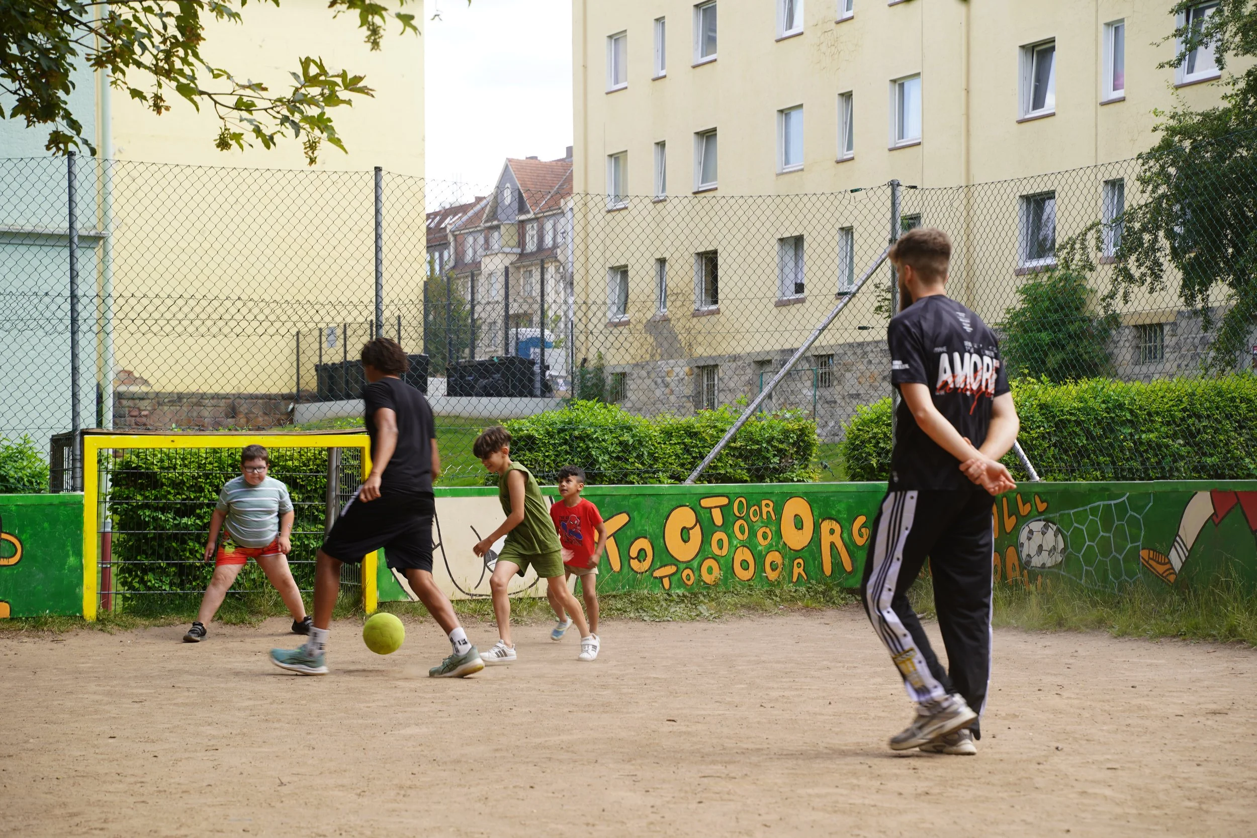 Bolzplatz-Gedanken kurz vor der Sommerpause: Warum inklusive Orte mehr sind als ein Spielfeld