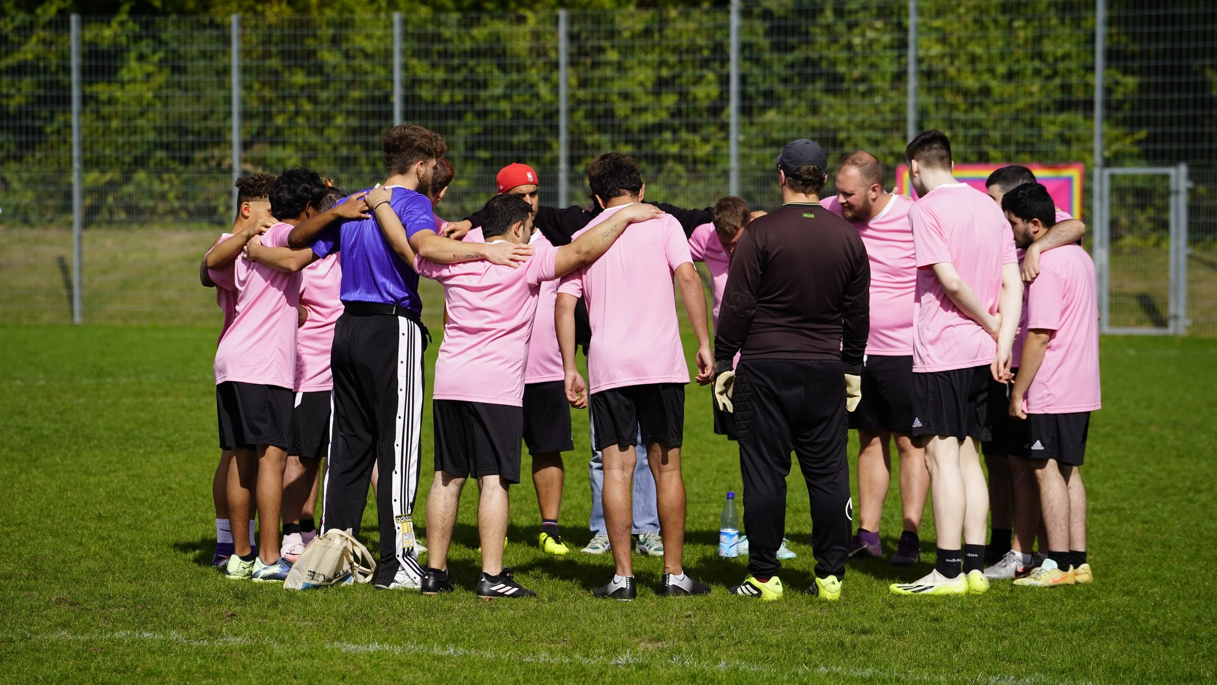Gemeinsam auf dem Platz – Streetbolzer beim Handicup von Dynamo Windrad