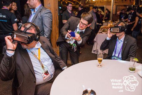 A10 RSA Conference Attendees Enjoying VR