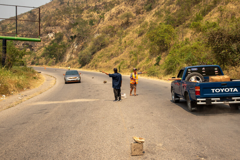  The most vulnerable people--over 60% of Honurans live in poverty--have seen the biggest negative impacts from the Coronavirus lockdown. All over the city people from the poorest neighborhoods have flocked to the street to ask for help. 