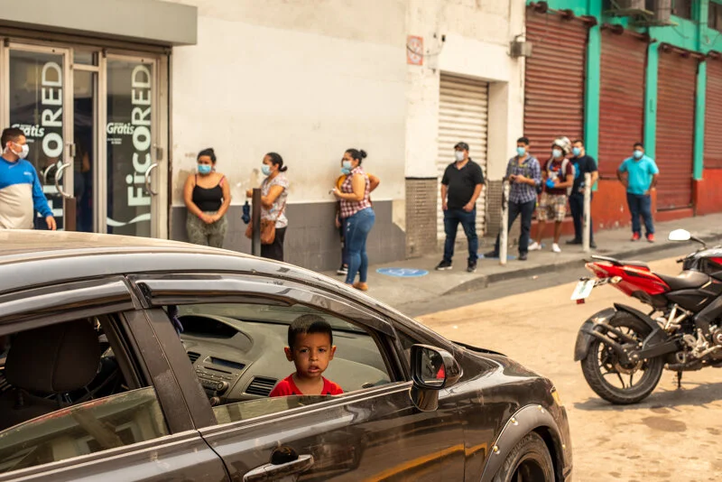  During lockdown in Honduras citizens are assigned days, according to the last digit of their ID number, in which they are allowed to do essential errands, which inlcude banks, grocery stores, gas stations, and pharmacies. 