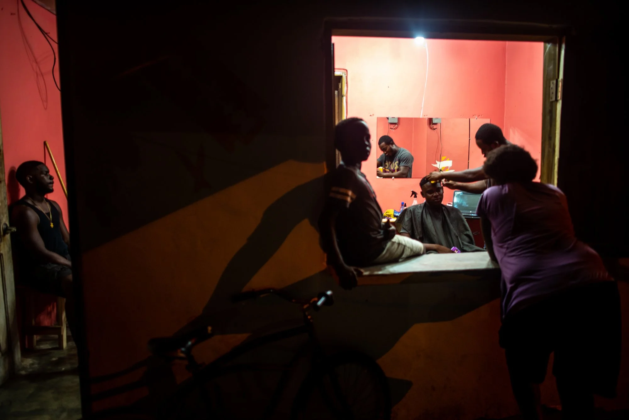  A local barbershop in Triunfo De La Cruz. Since the kidnappings tensions and fear have been elavated, especially during the night. 