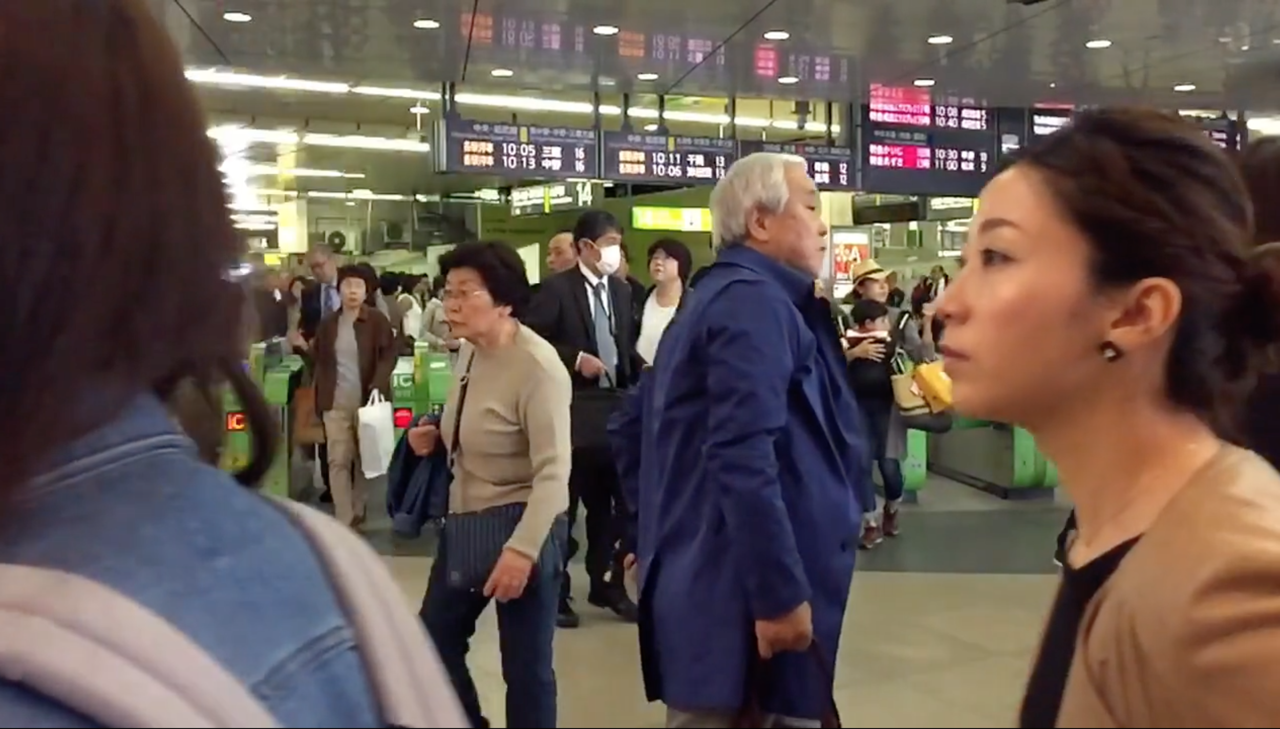 Shinjuku Human Flow (video)