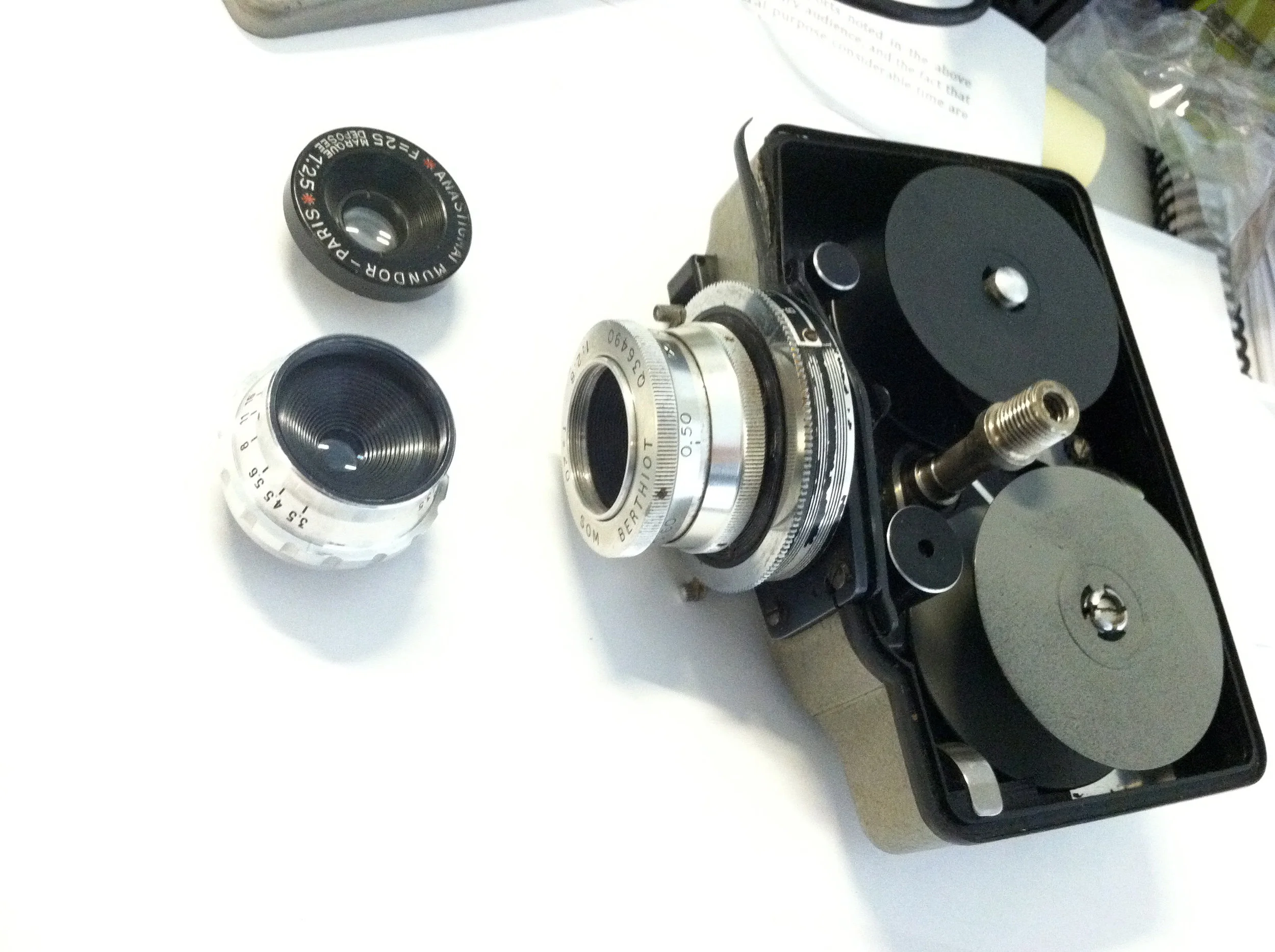 My Mundus has three interchangeable lenses.