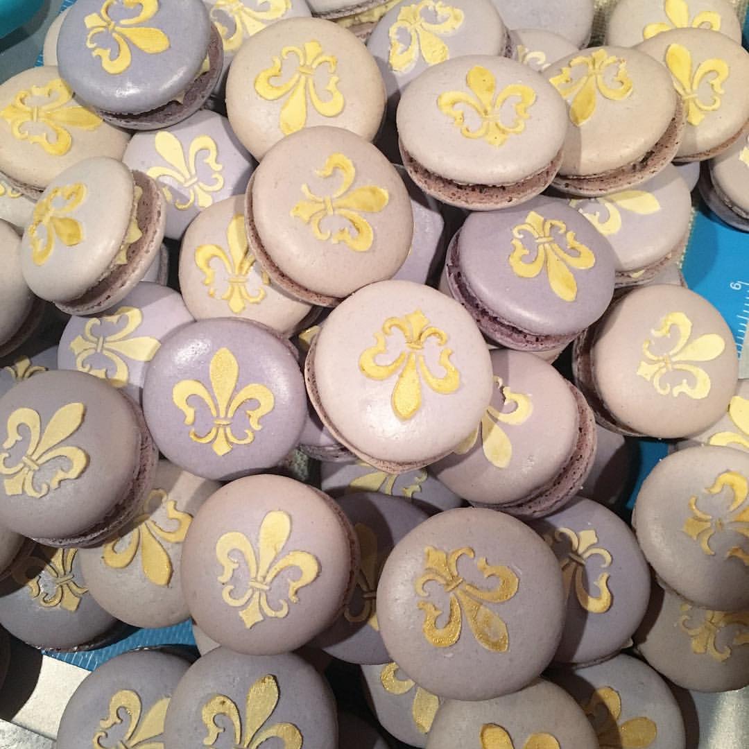 Fleur de Lis Gold Accent