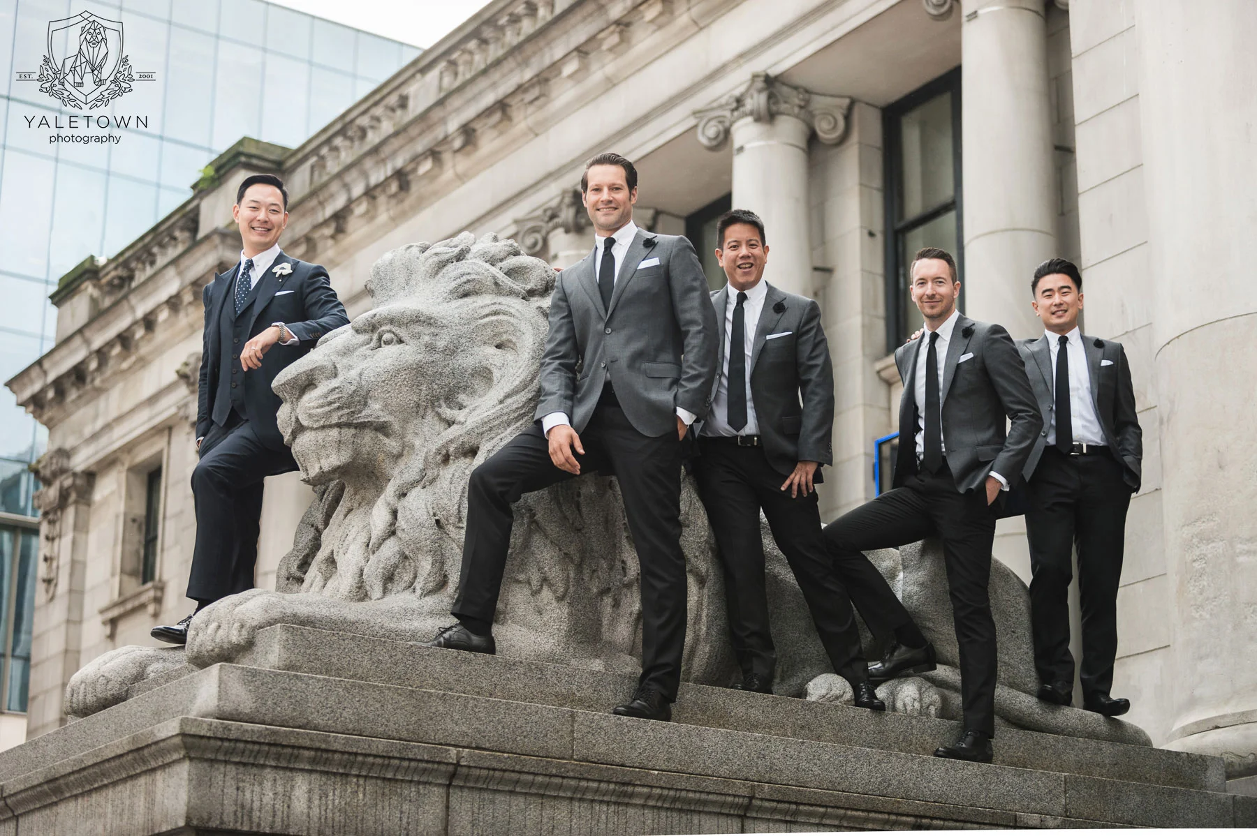 Vancouver-Art-Gallery-Yaletown-Photography-groomsmen-photo