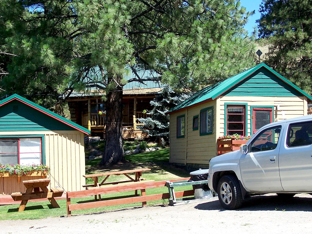 11- Cabin and Main House.jpg