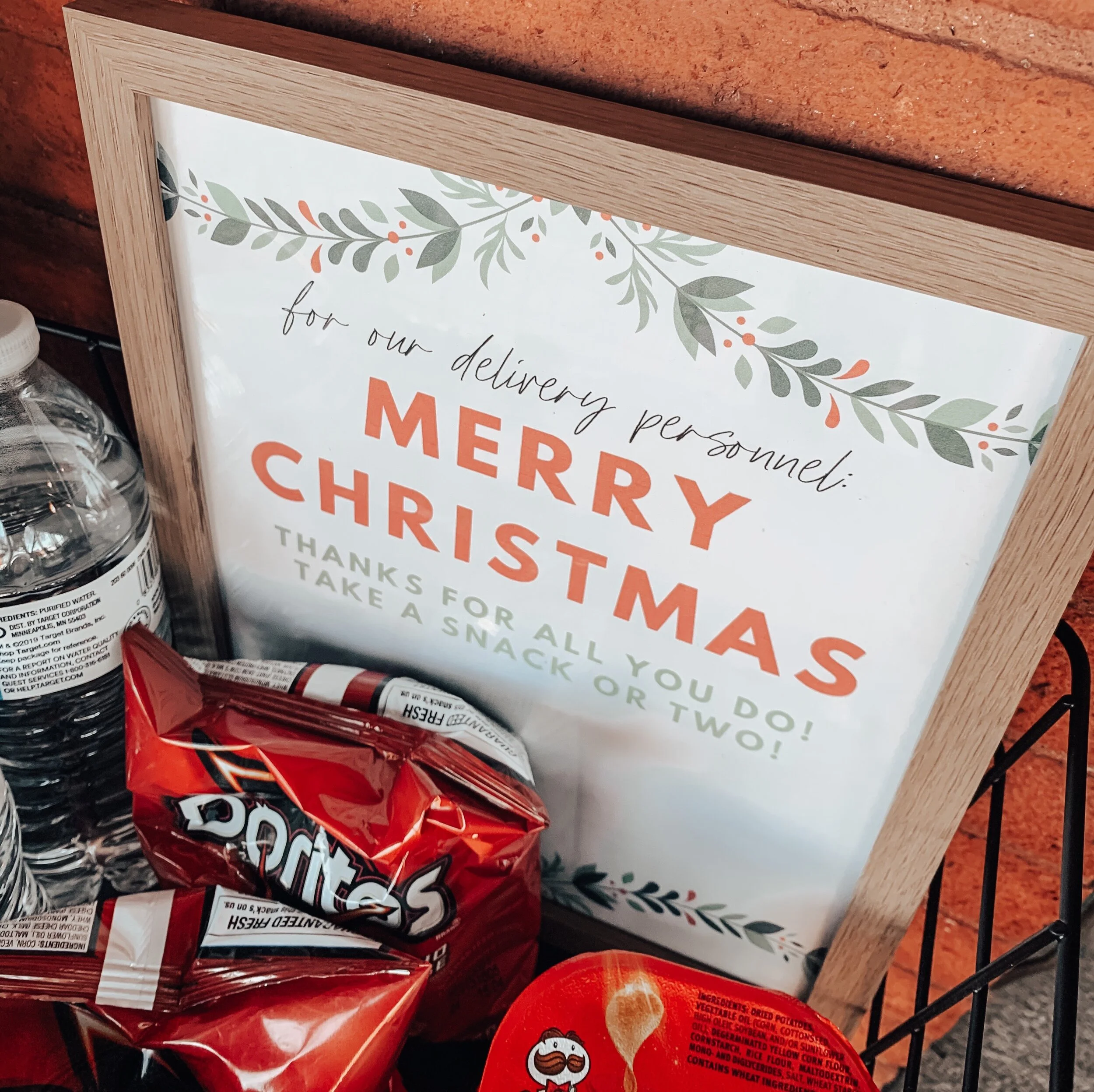 A Simple Snack Basket for Delivery Drivers