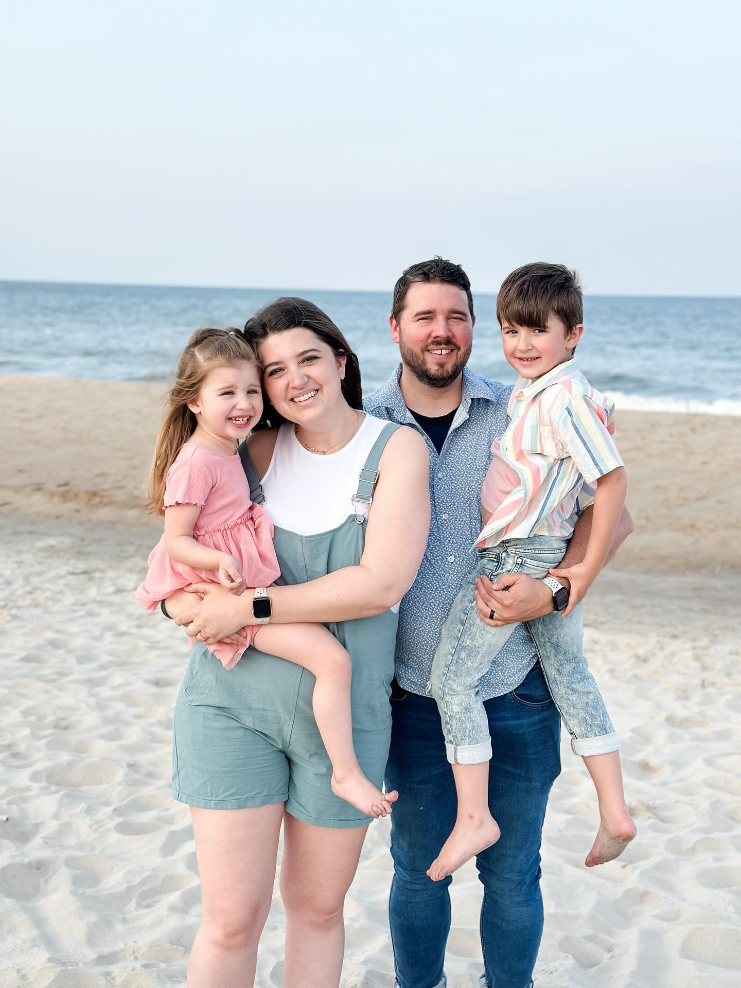 Made it to our favorite beach spot &amp; excited to spend the next few days here 😌 

#eastcoastsummer #beachtrip #beachlife #beachvacation #bethanybeach #momblogger #simplemodestmom