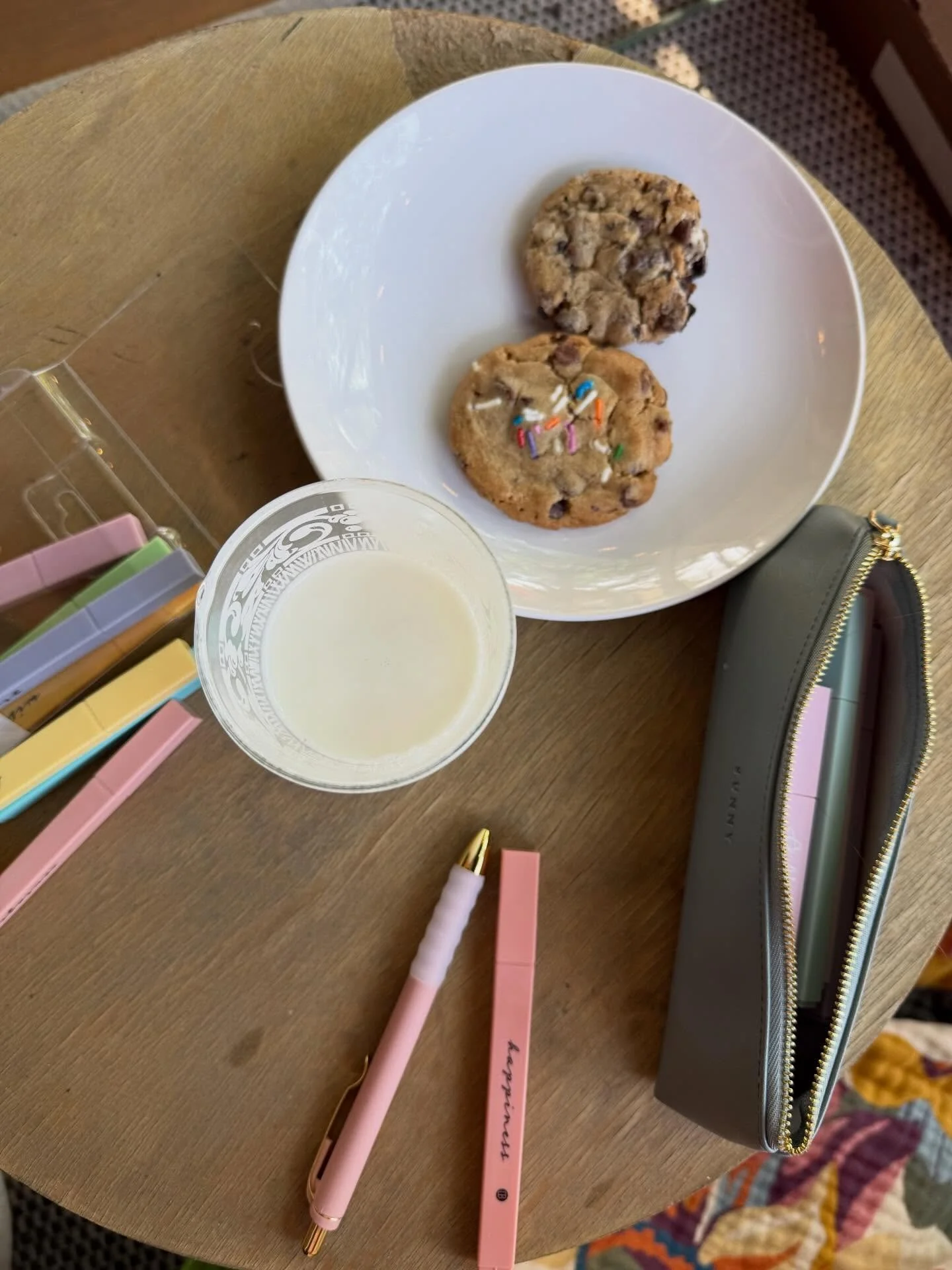 I had the chance to spend a few hours on my porch this afternoon to dwell in God&rsquo;s presence and His Word. It wasn&rsquo;t quiet&hellip; city life was still hurriedly passing by&hellip; but it was somehow without distractions. My mind was still 