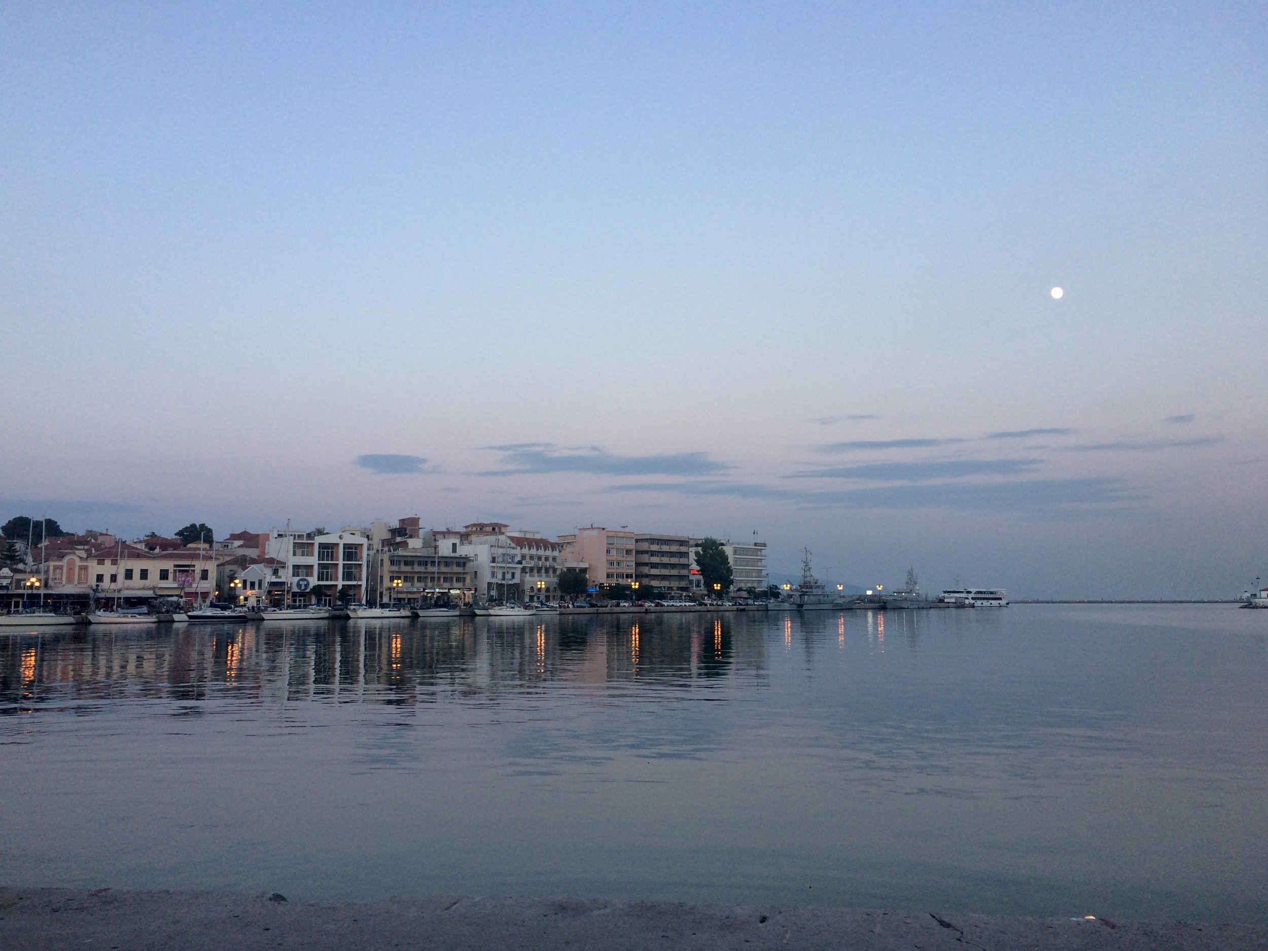 Mytilini bei Abenddämmerung
