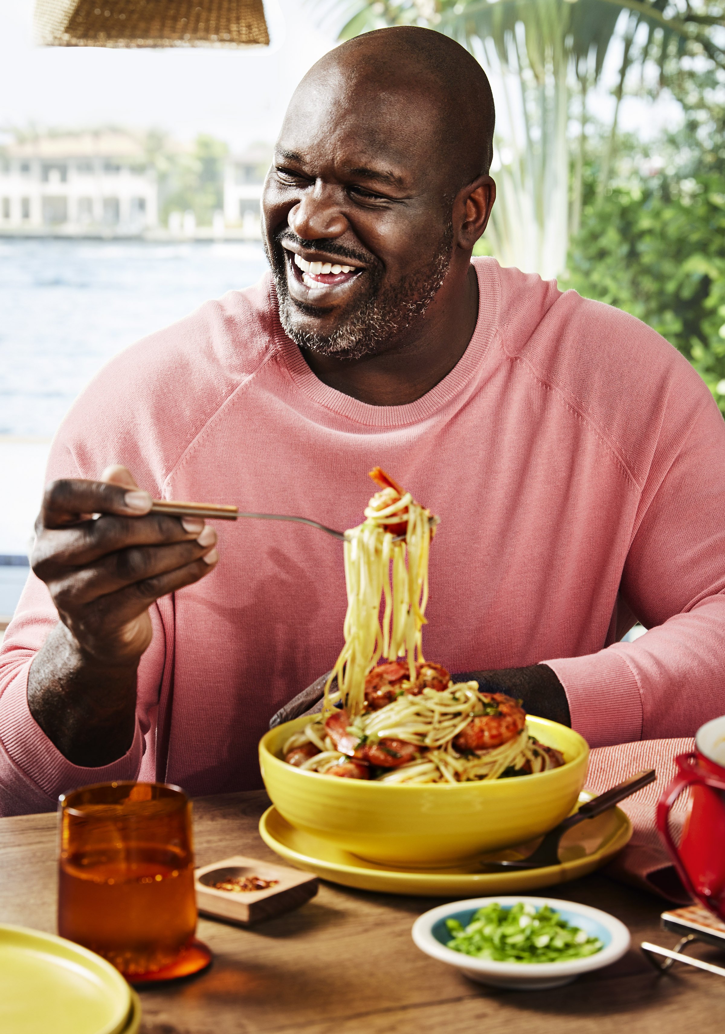 Kolenko-food-Photography-Shaq-eating-shrimp-Linguini-pasta.jpg