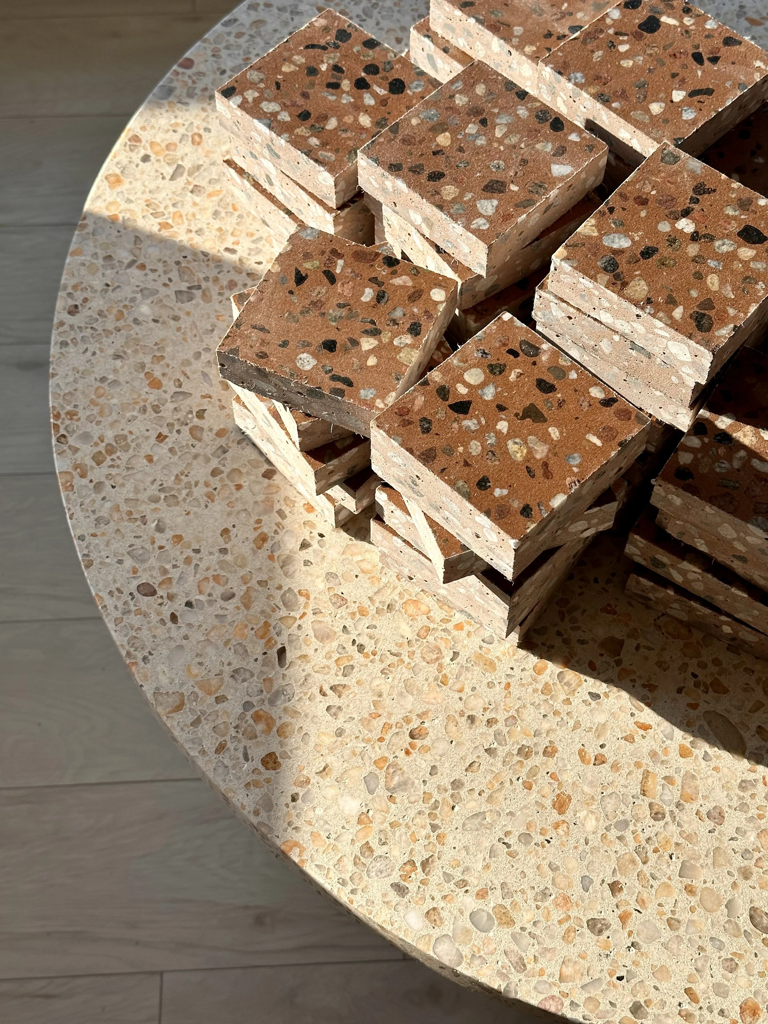 TEXTURE ET ECHANTILLONS_beige terrazzo et jackson terrazzo tonal (1).JPEG