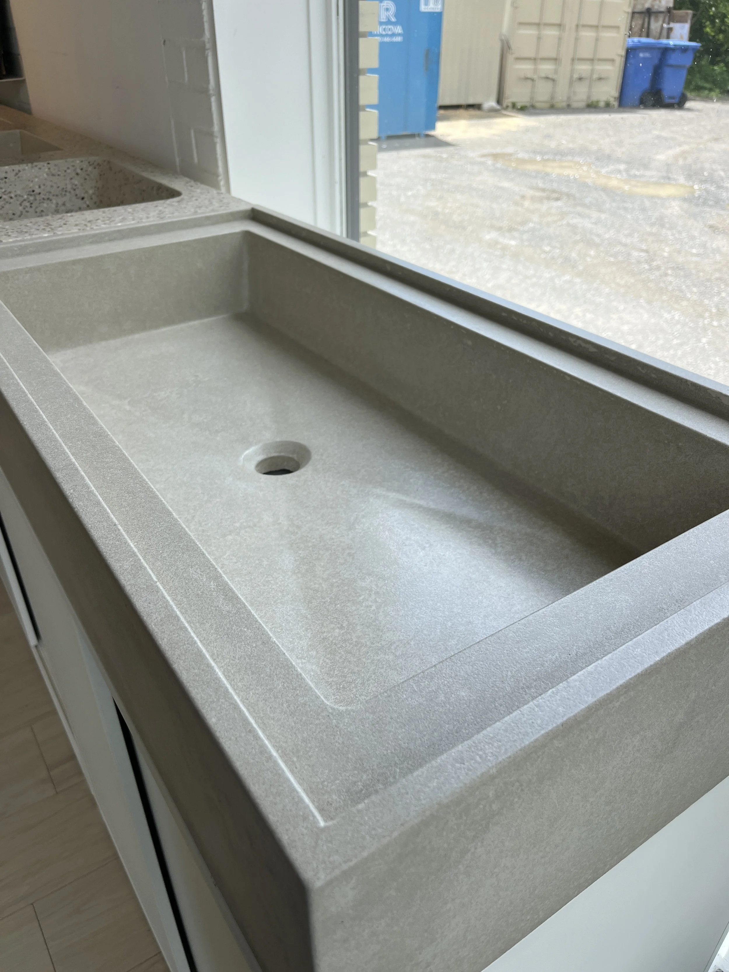 COMPTOIR-CUVE AVEC LIP_rec 32_beige standard.JPG