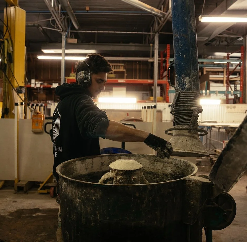 Terrazzo 
Un gros plan qui rappel que la beaut&eacute; se trouve dans l&rsquo;assemblage des petites choses! 

#betonjohnstone #concrete #beton #design #terrazzo #betonterrazzo #concreteterrazzo #faitauquebec #madeinquebec