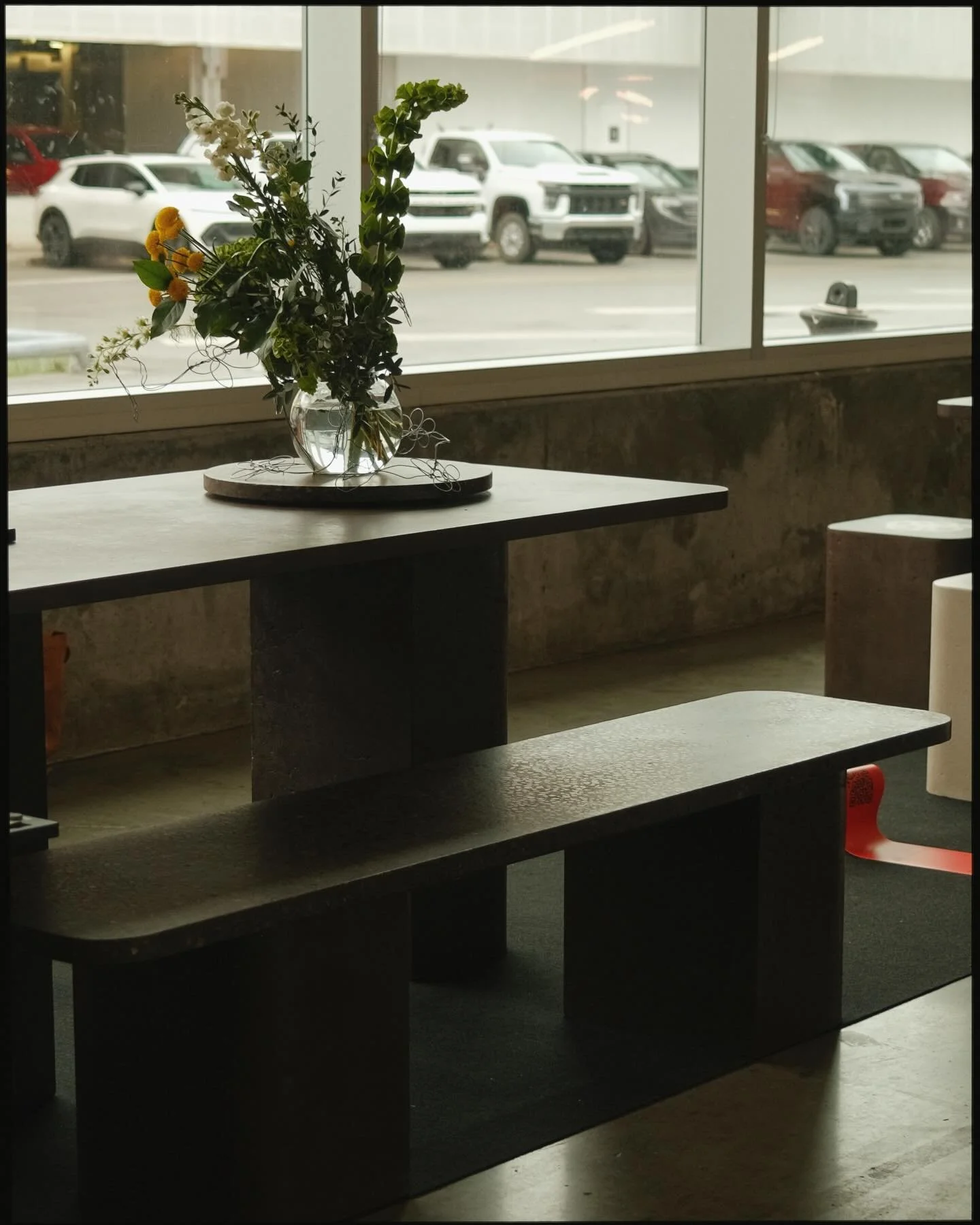 RECAP #2 &mdash; Salon Index Design
dans le cadre de la Semaine du Design de Montr&eacute;al.

COLLECTION SET

Une s&eacute;rie o&ugrave; les formes cubiques rencontrent des lignes plus douces et arrondies &mdash; un langage qu&rsquo;on aime explorer