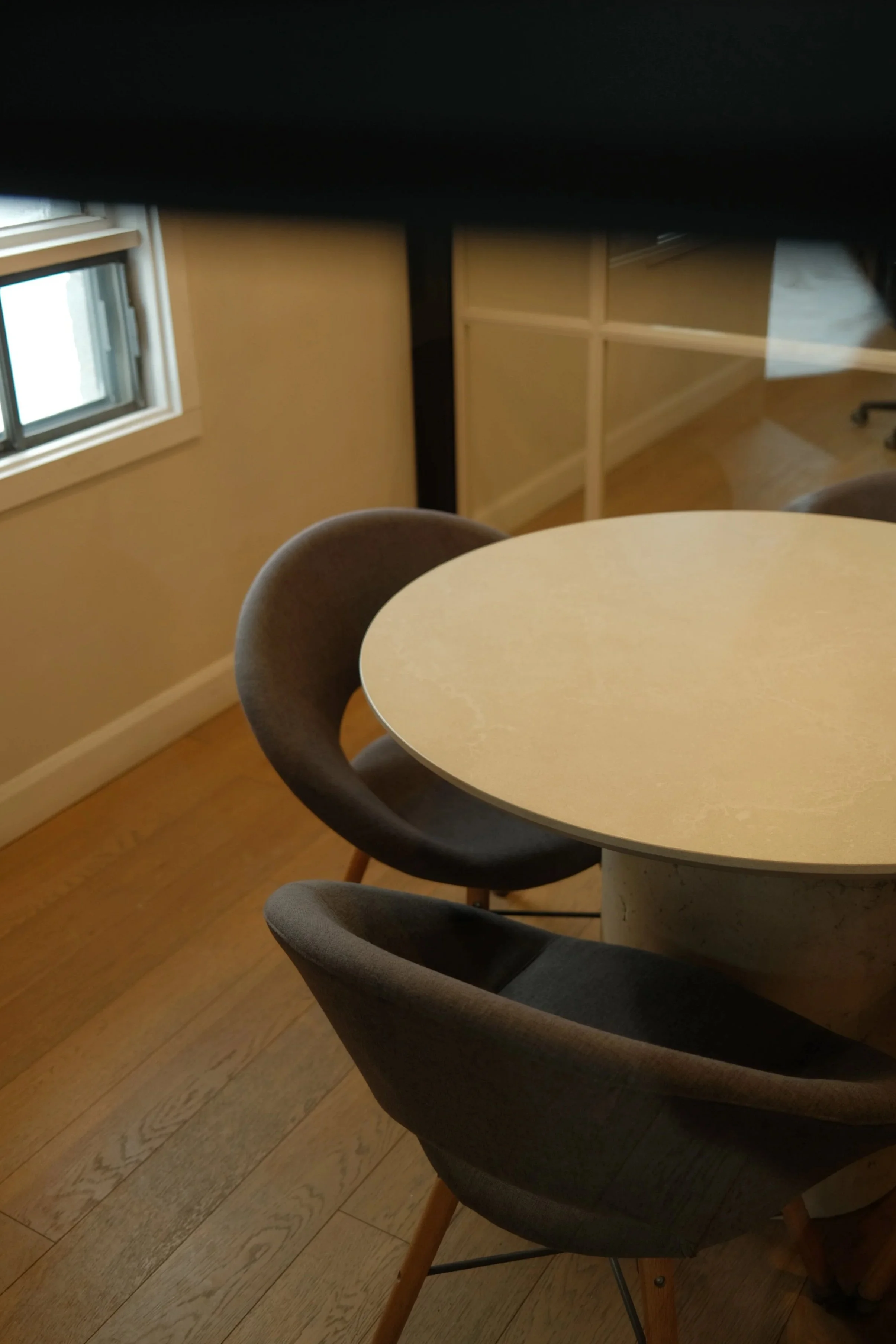 TABLE+SWELL_+beige+antique+2.jpg