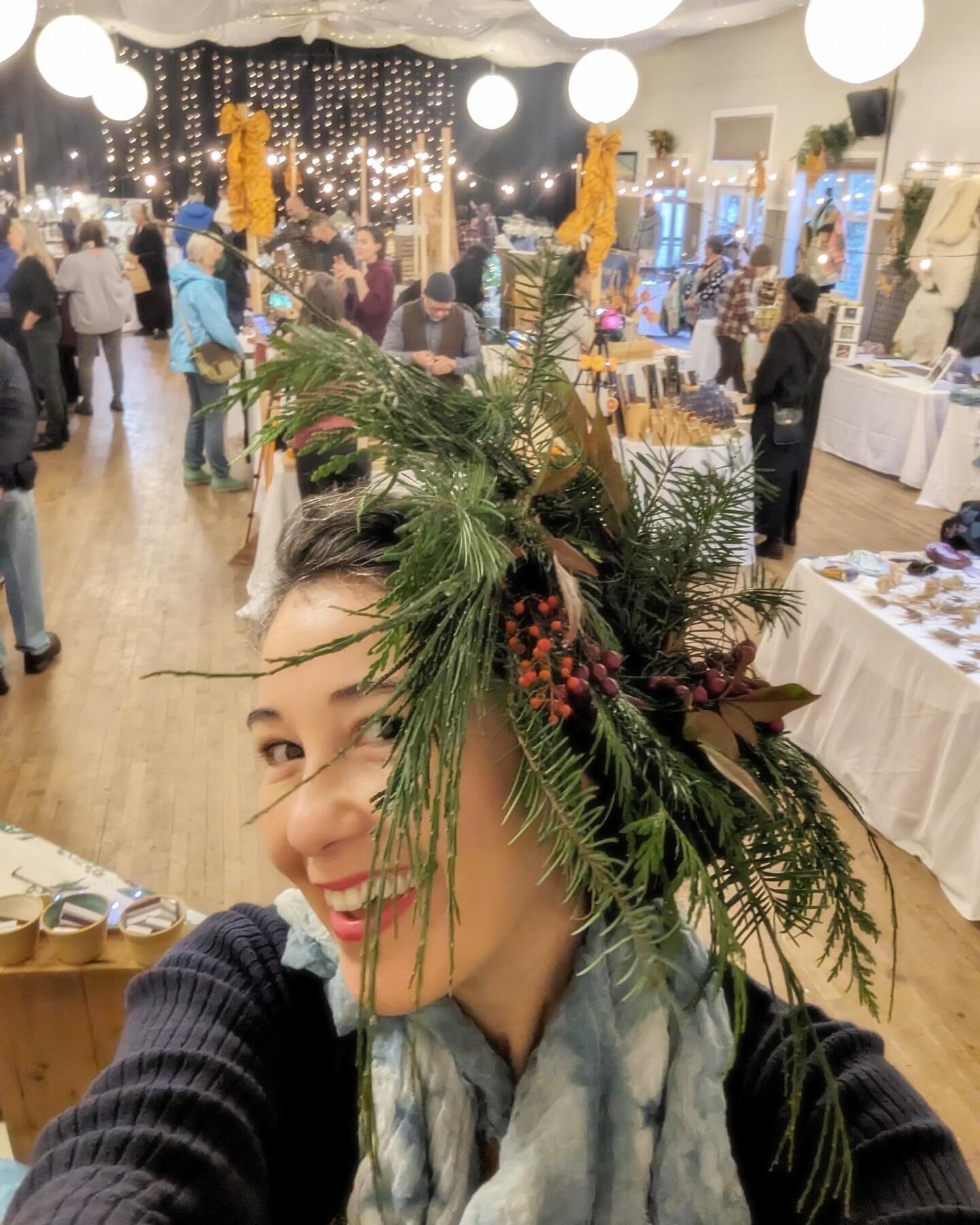 Good vibes abound this weekend at @sjimakersguild &lsquo;s Winter Artisan Market!! The Odd Fellows Hall is such an incredibly sweet venue to showcase the many many talented makers of our lovely community! 😍✨🥰 We&rsquo;re open 10am - 4pm Saturday an