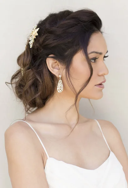 casual-elegance-styled-shoot-messy-updo-with-hair-pins.jpg