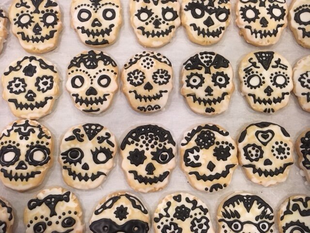 Skull cookies-balack&white.JPG