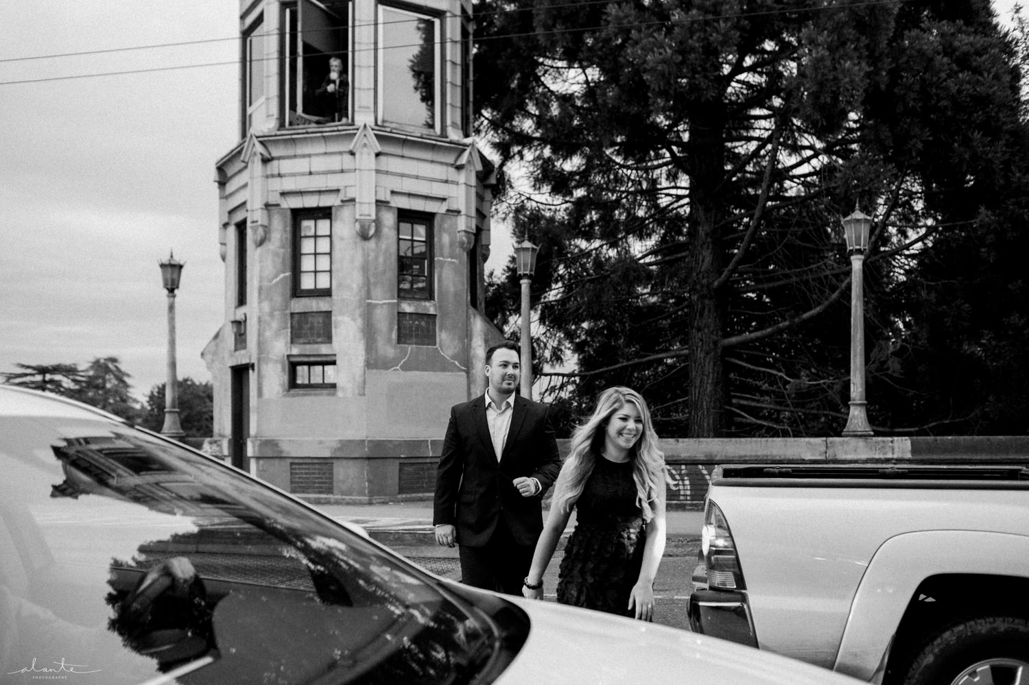 Montlake Bridge Seattle Engagement with Alante Photography | www.alantephotography.com