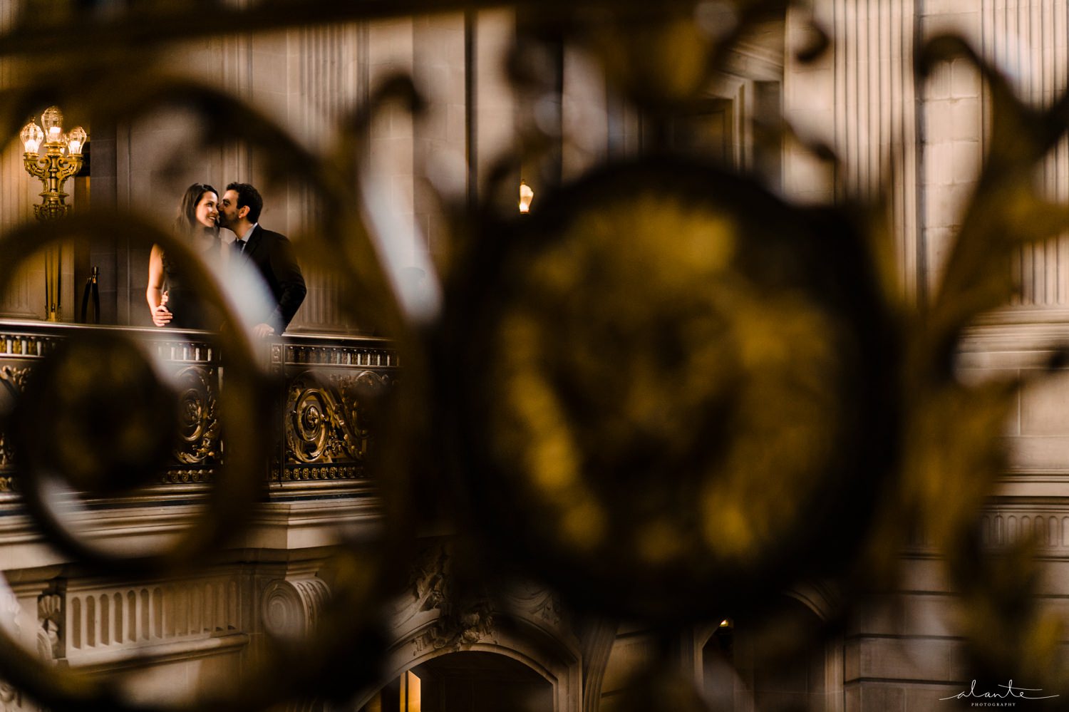 san-francisco-city-hall-engagement_007.jpg