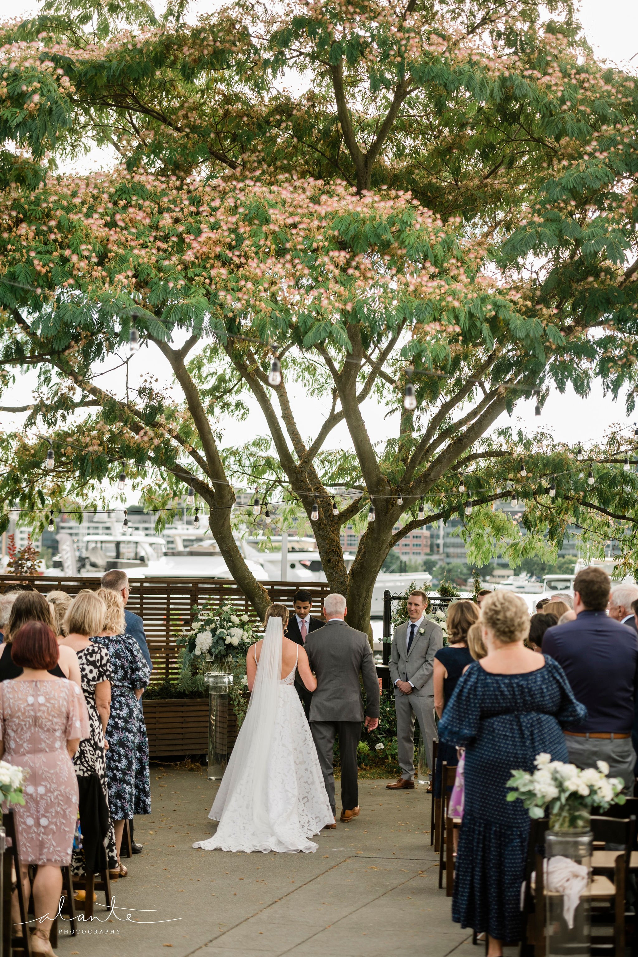 Alante-Photography-Seattle-Washington-Wedding-Dockside-Dukes-Lake-Union-113.jpg