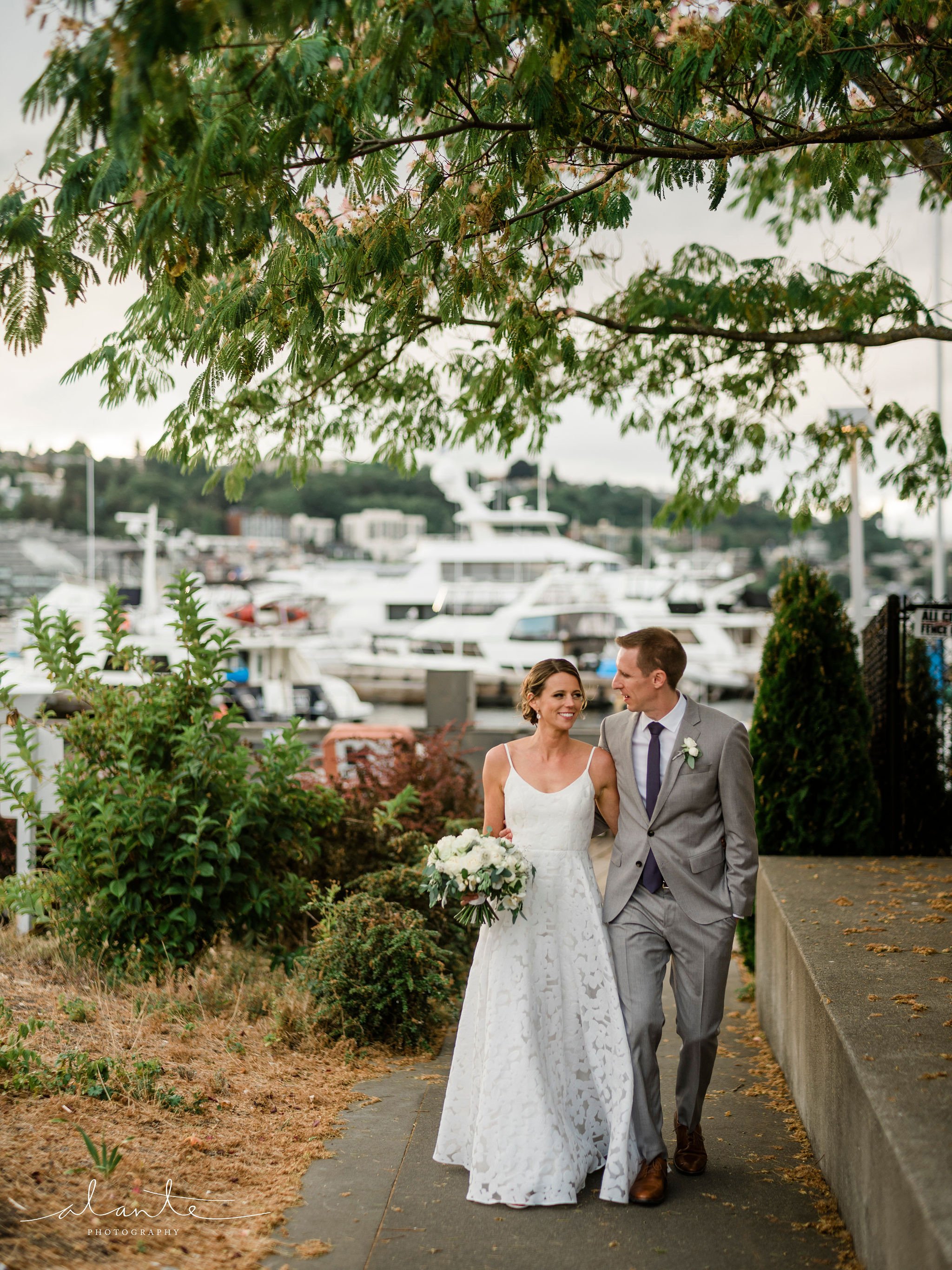 Alante-Photography-Seattle-Washington-Wedding-Dockside-Dukes-Lake-Union-158.jpg